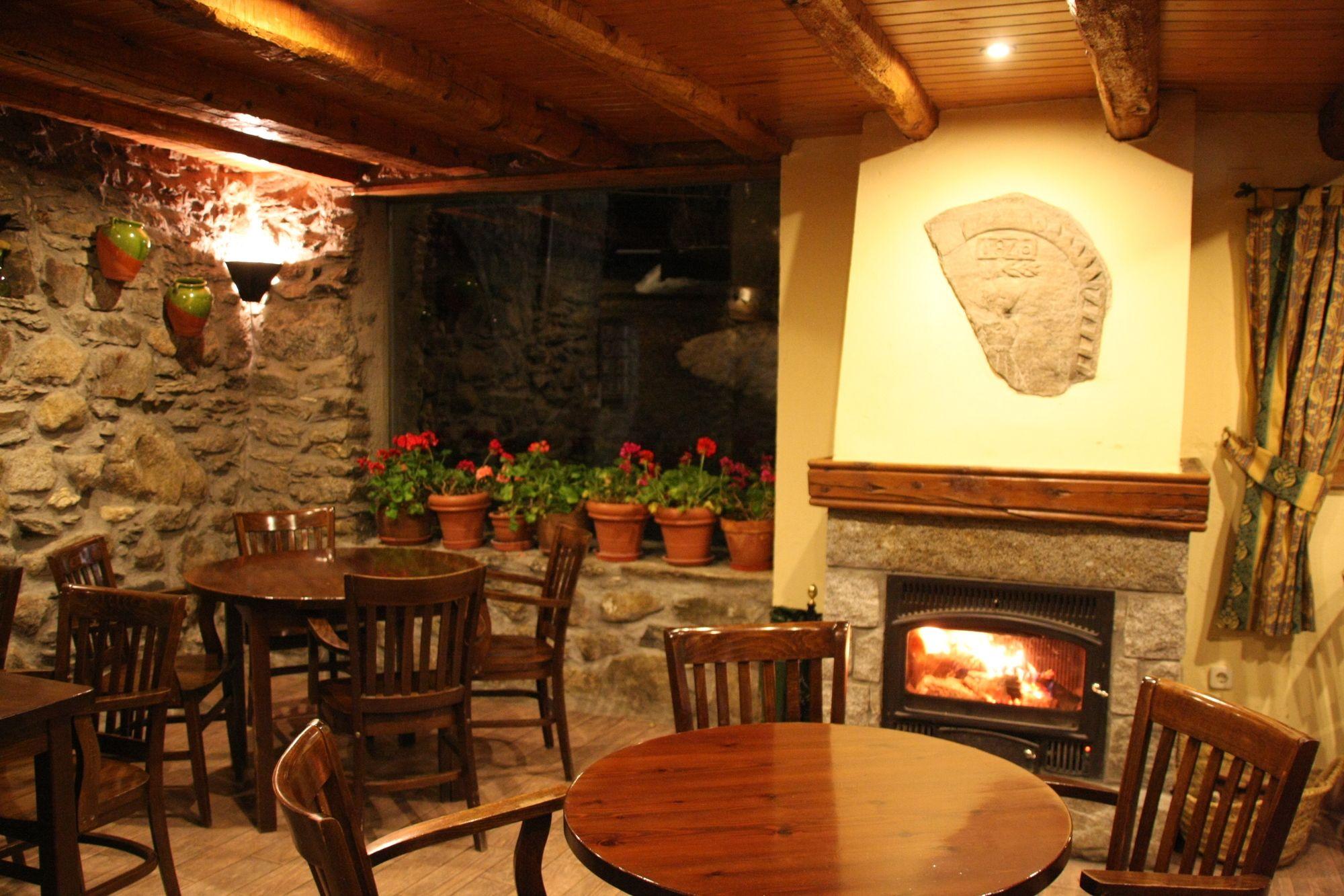Bar/Salón Hotel Casa Cornel