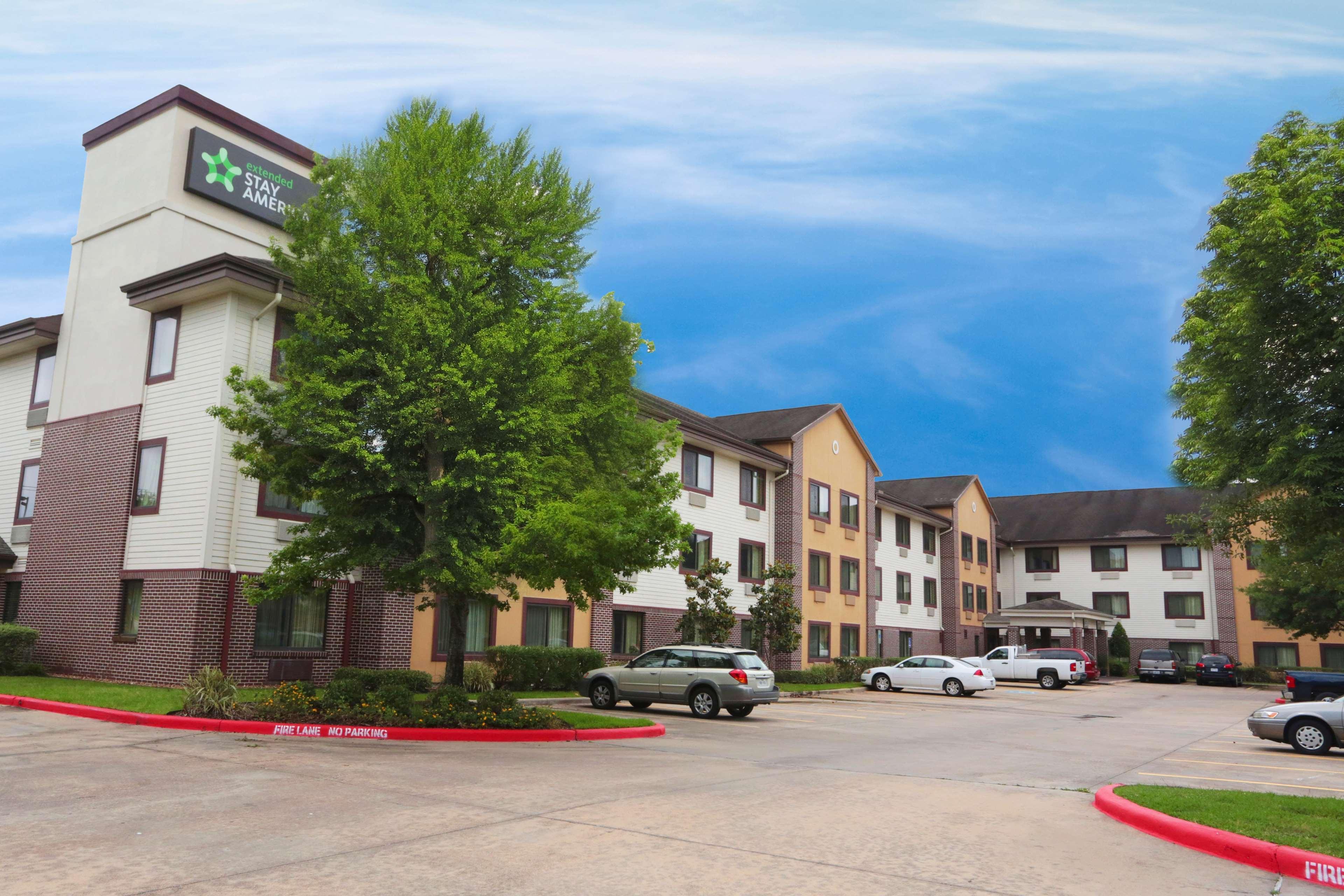 Vista Exterior Extended Stay America Suites Houston NASA Johnson Space Ctr