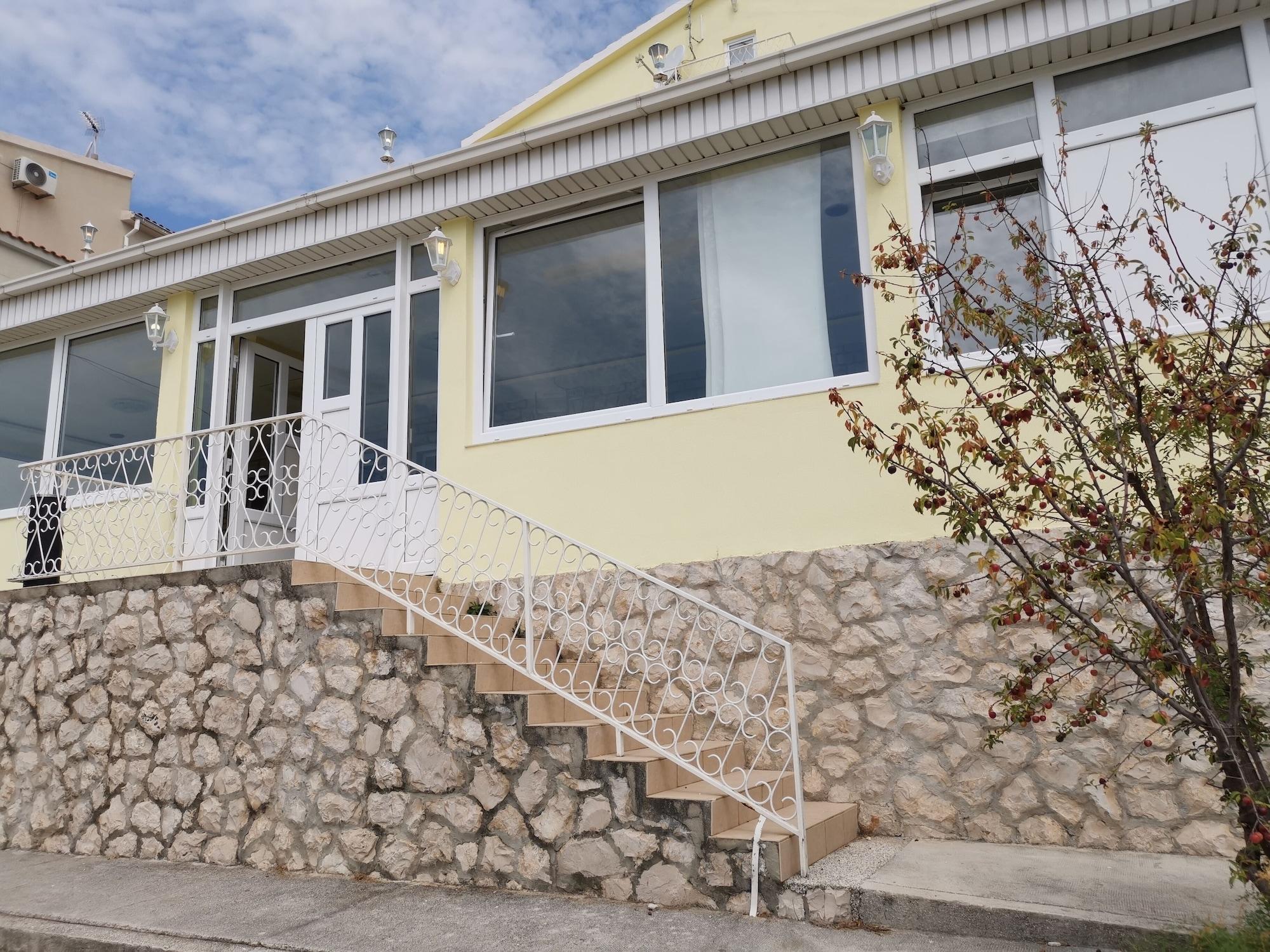 Vista Lobby Villa Four Pearls