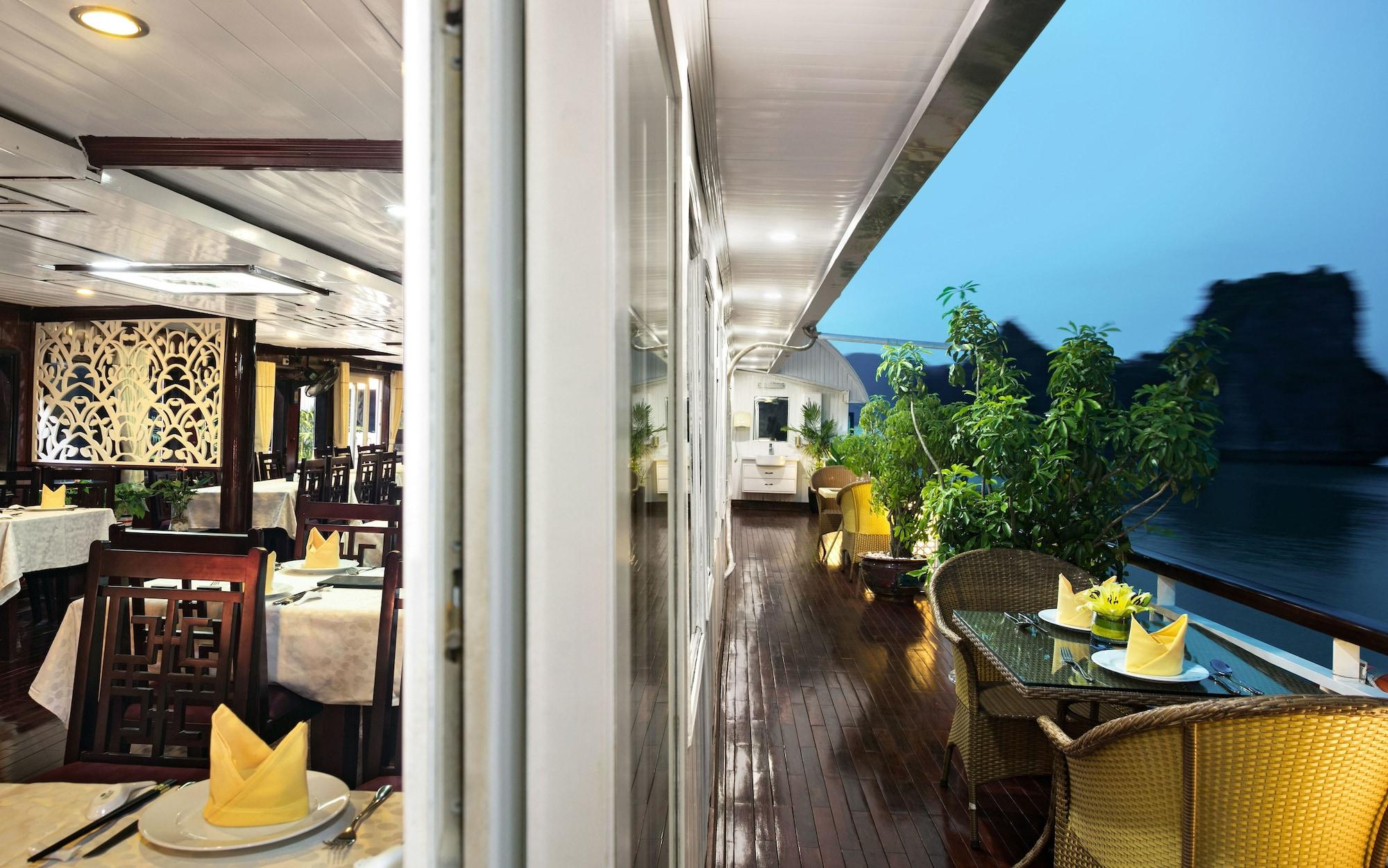 Restaurant Paloma Cruise
