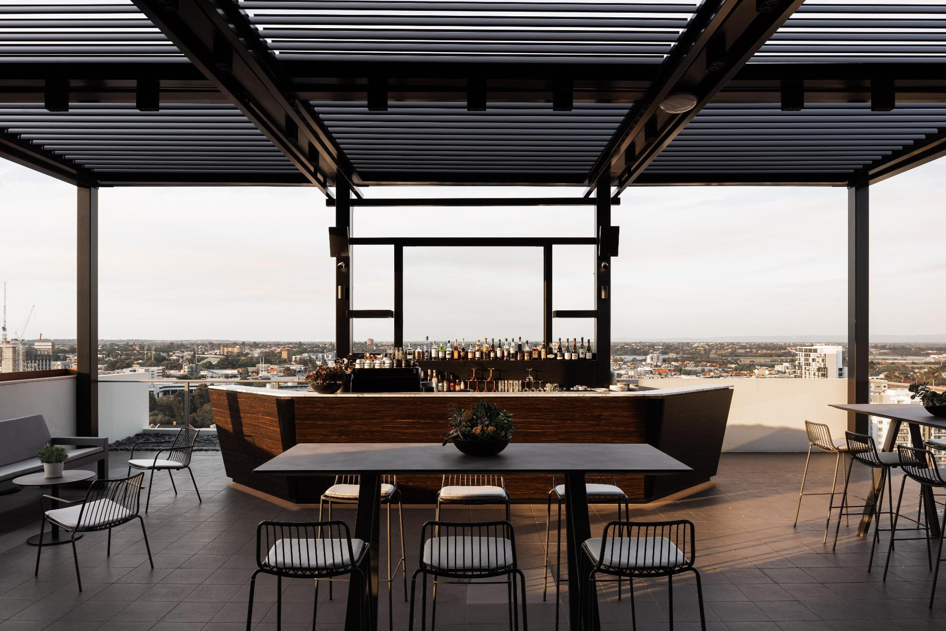 Bar/Salón Quest East Perth