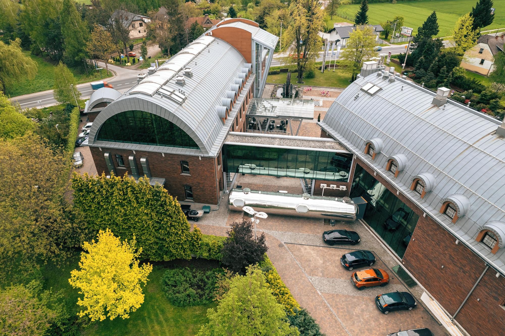 Vista Exterior Mlyn Jacka Hotel & Spa
