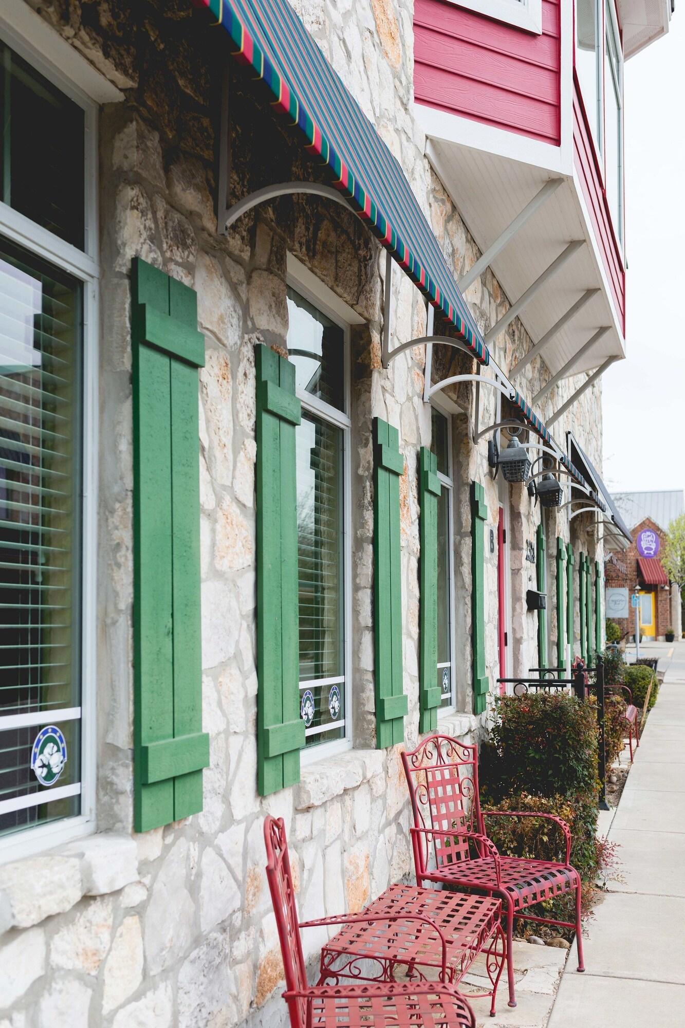 Vista Exterior High Cotton Inn