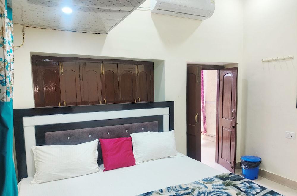 Set de Habitación Hotel Dev Kashi