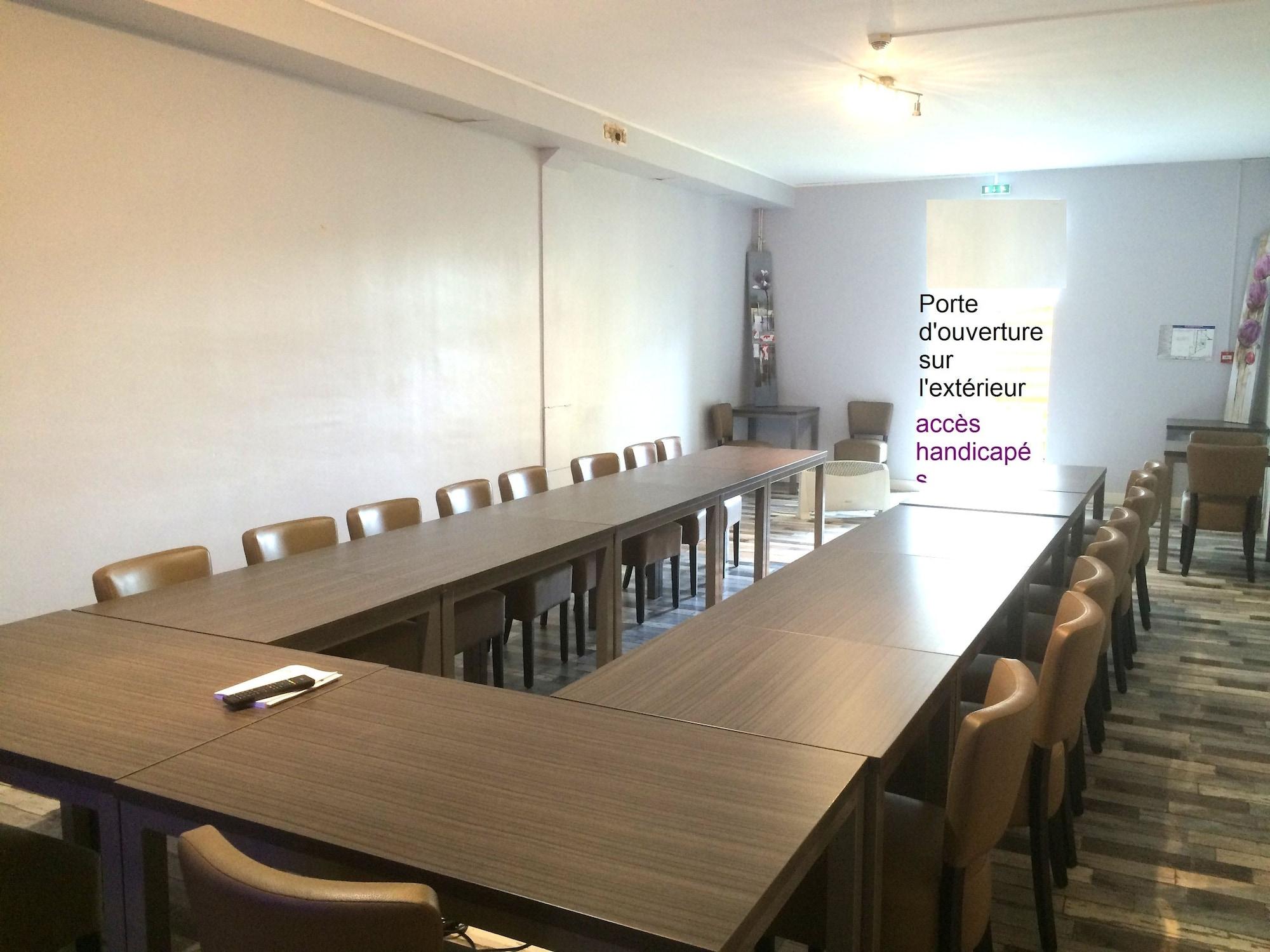Sala de Reuniones Hôtel de la Beauronne
