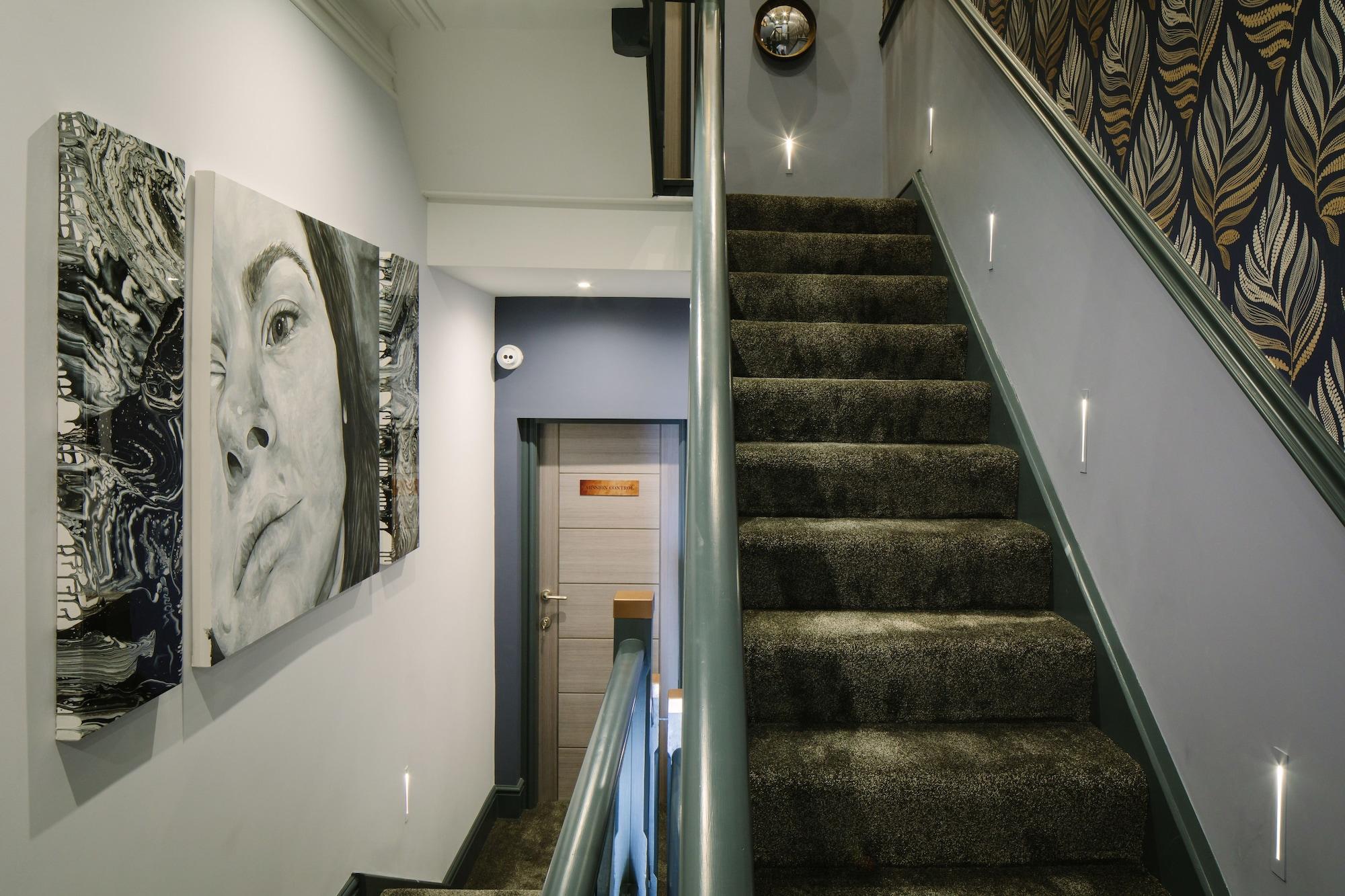 Varios Absoluxe Suites