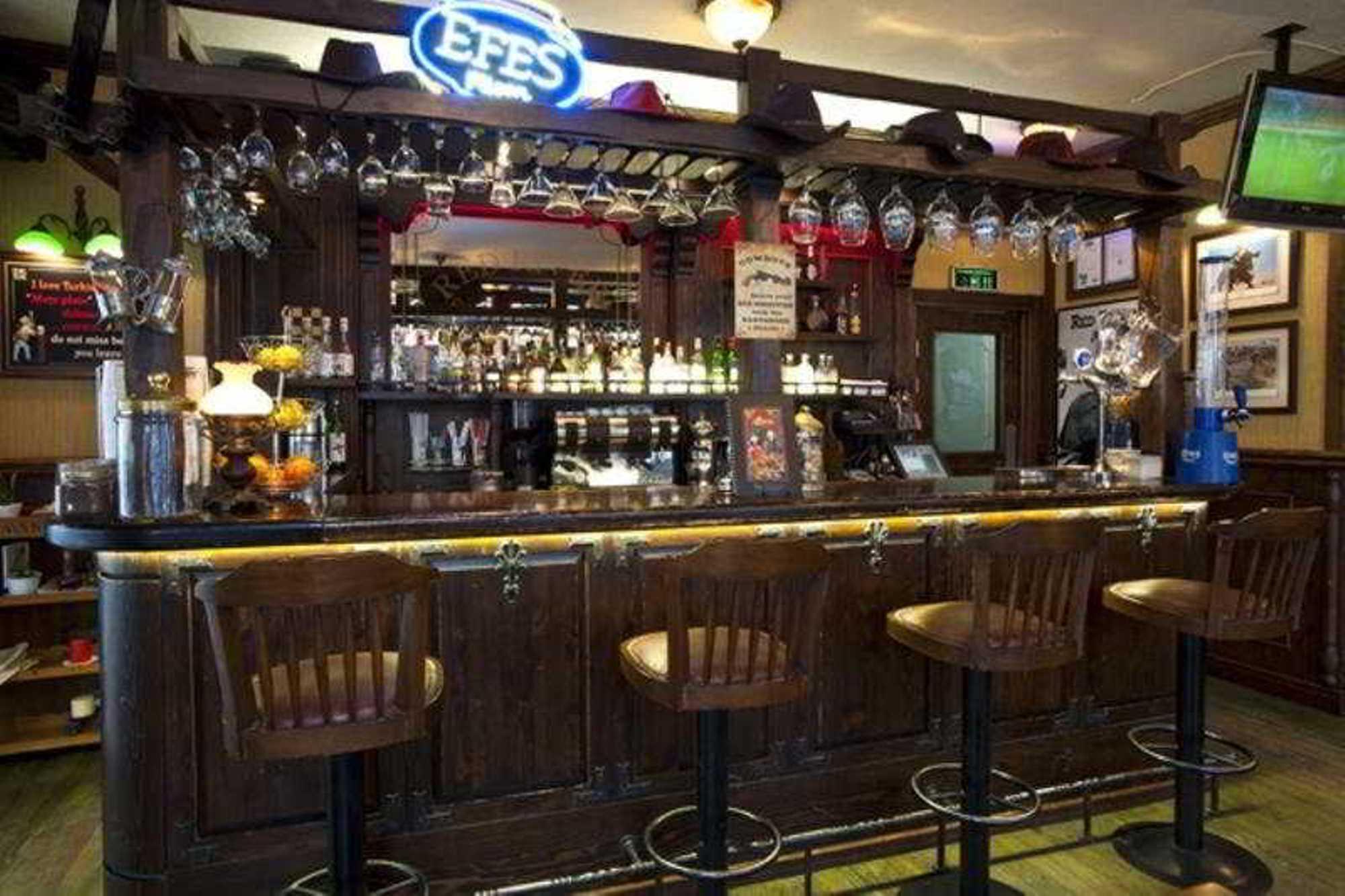 Bar/Salón Hotel Ilkay