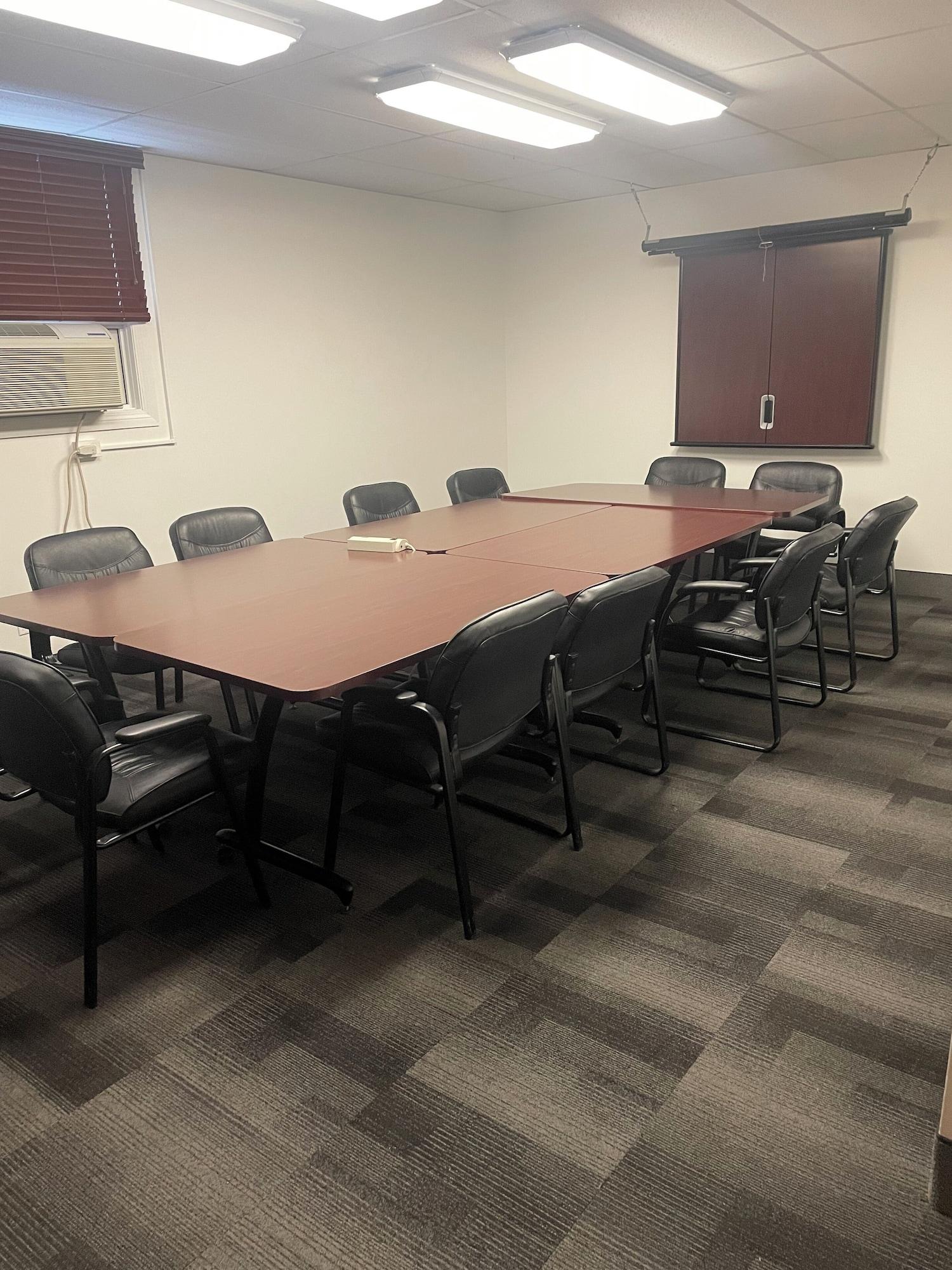 Sala de Reuniones Days Inn & Conference Centre by Wyndham Camrose Norsemen