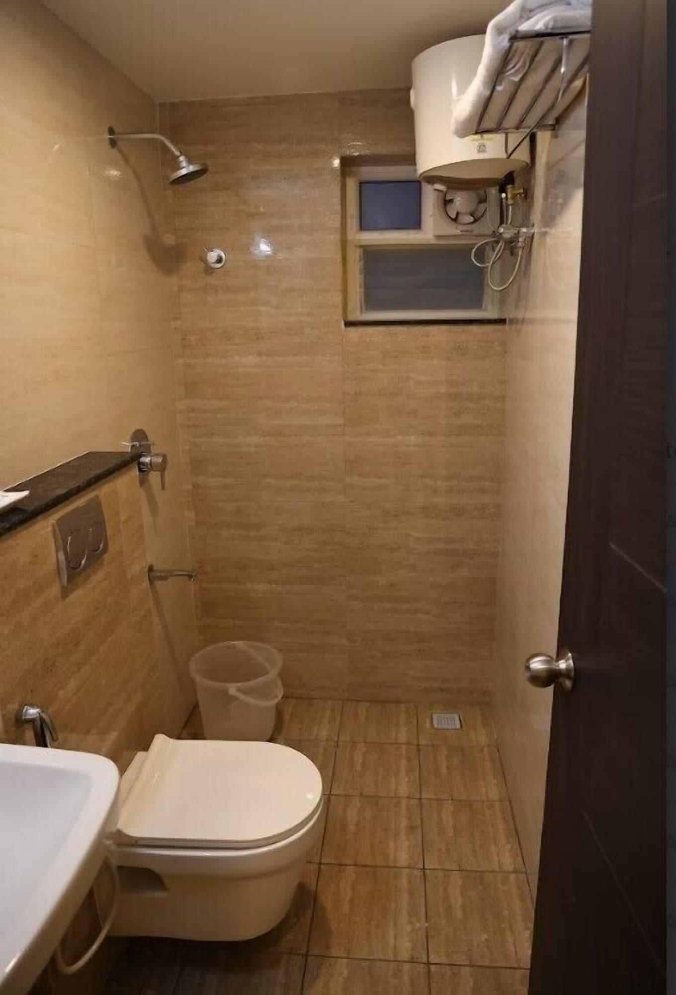 Equipamiento de Habitación Vibha by Sri Lakshmi Homes