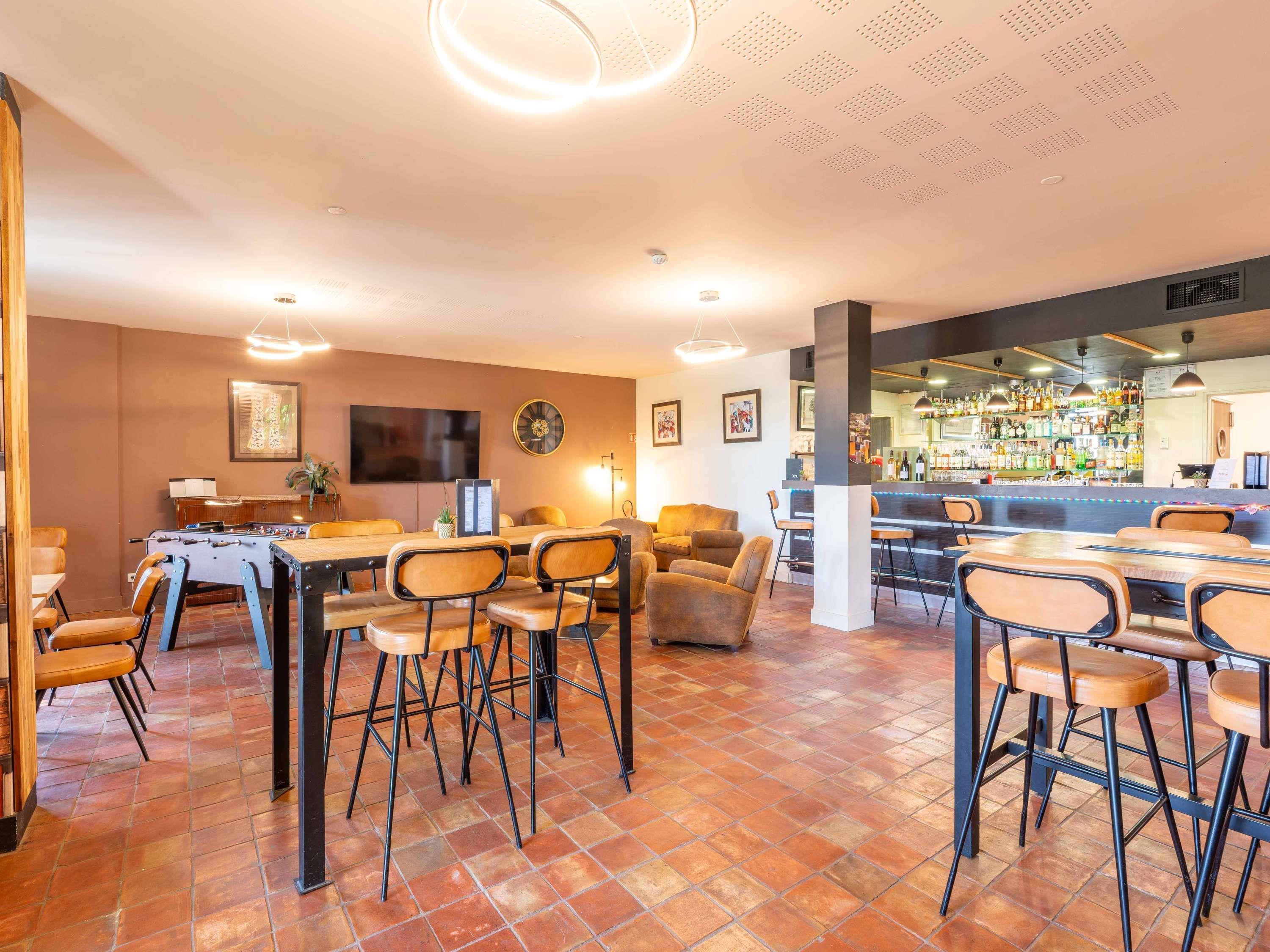 Bar/Salón Mercure Aix En Provence Sainte Victoire Hotel