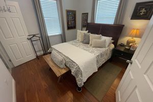 Alquiler Vacacional - Cozy and Quiet Home Uptown Broadmoor Area