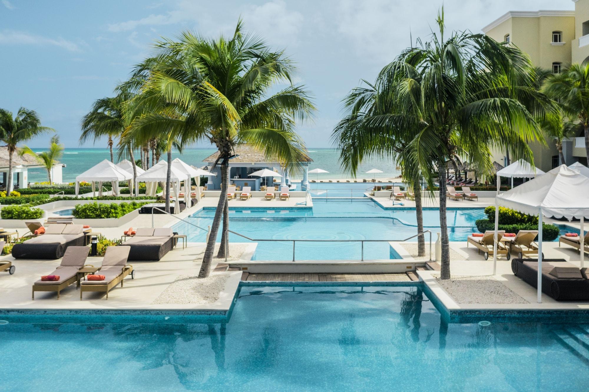 Vista Piscina JOIA Rose Hall by Iberostar - Adults Only - All Inclusive