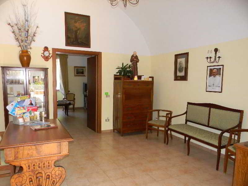 Vista Lobby Oasi Madre della Pace