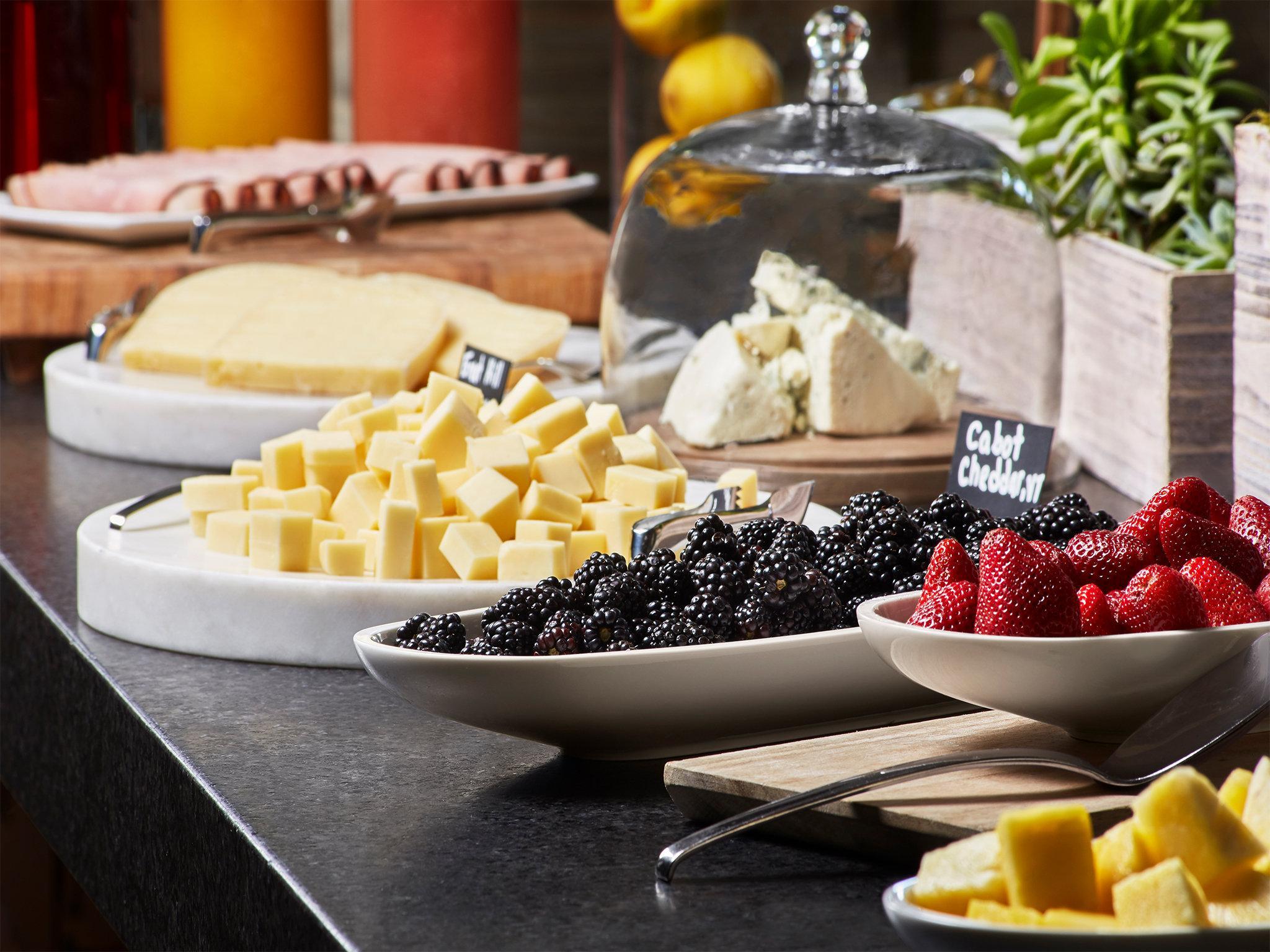 Vista Lobby Hotel AKA Boston Common