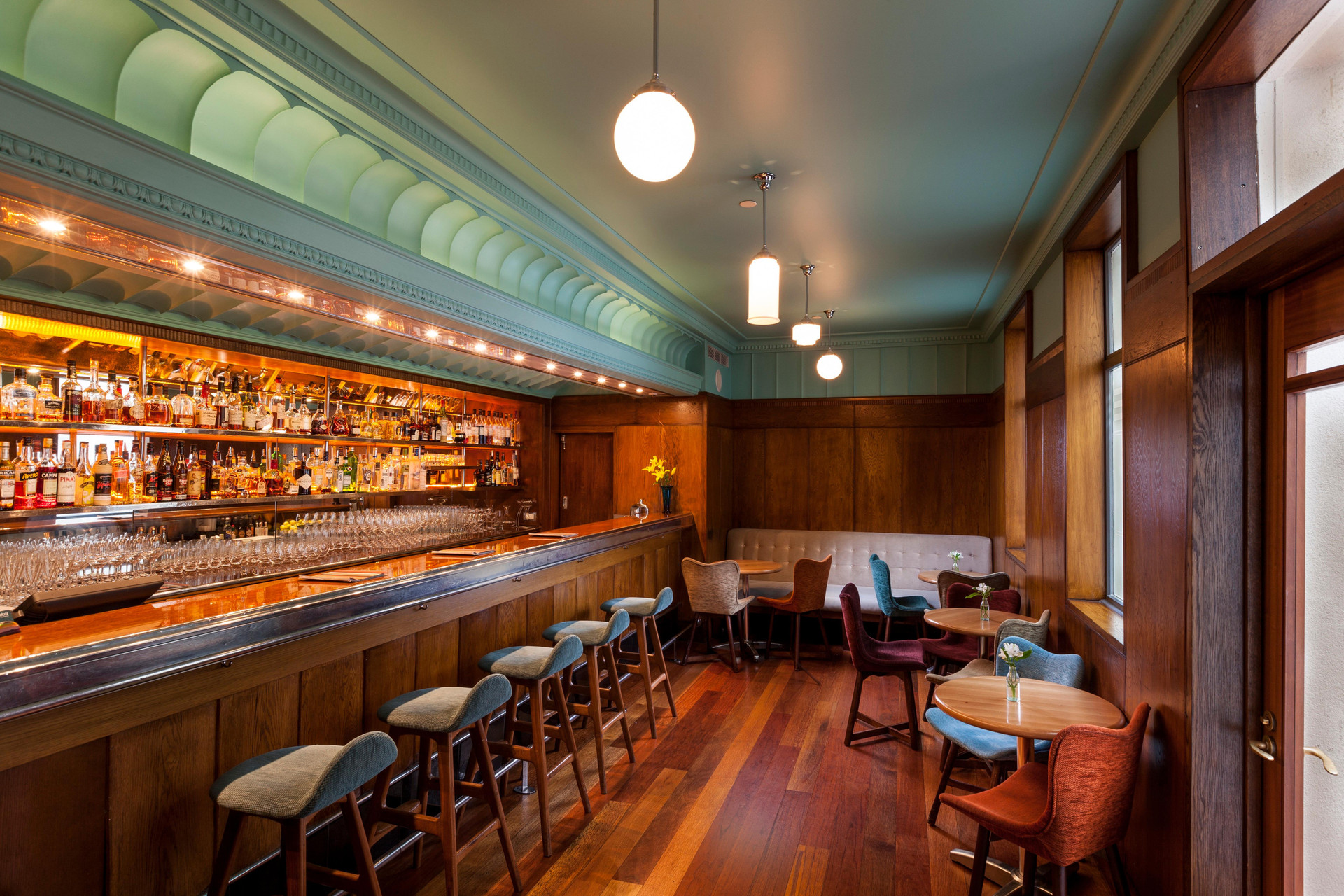 Bar/Salón Hotel DeBrett