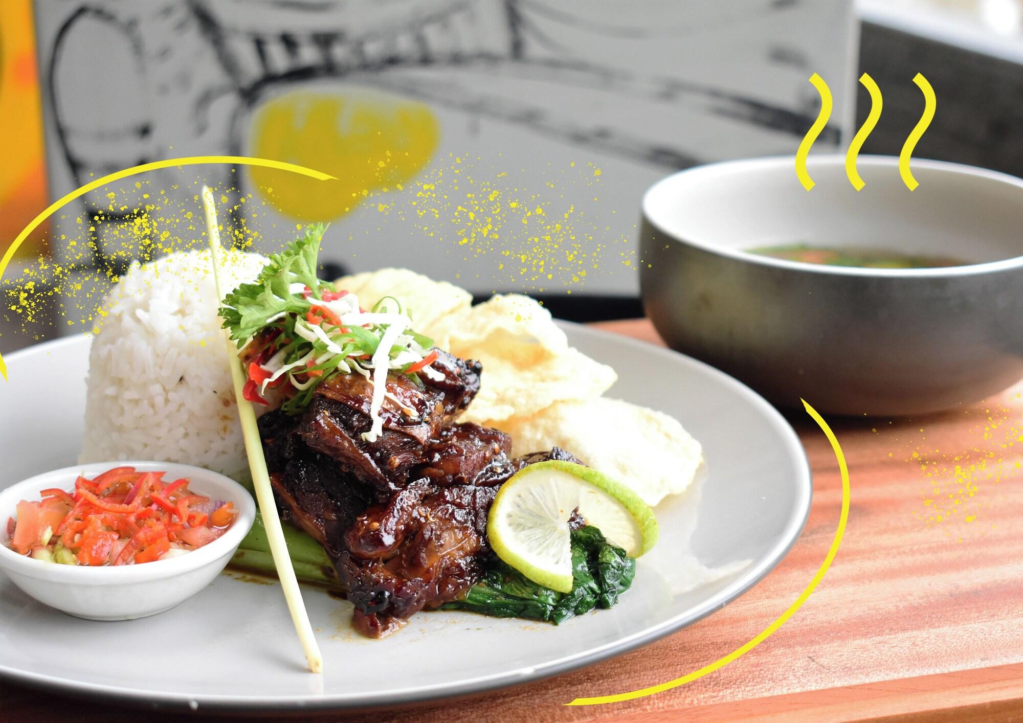 Restaurant YELLO Hotel Paskal Bandung