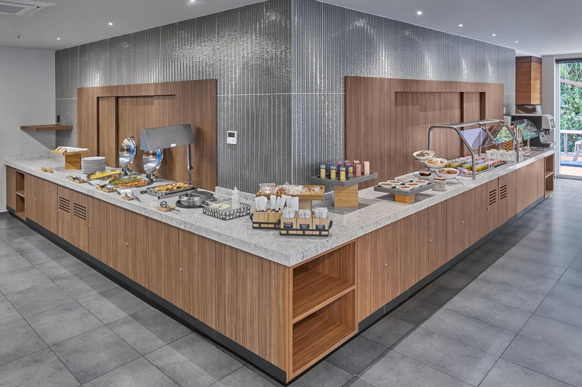 Restaurant City Express Plus by Marriott Ciudad de México Santa Fe
