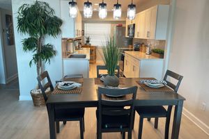 Alquiler Vacacional - Beachside Condo, Furnished, Renovated 2bed/2bath/Balcony kitchen and living room