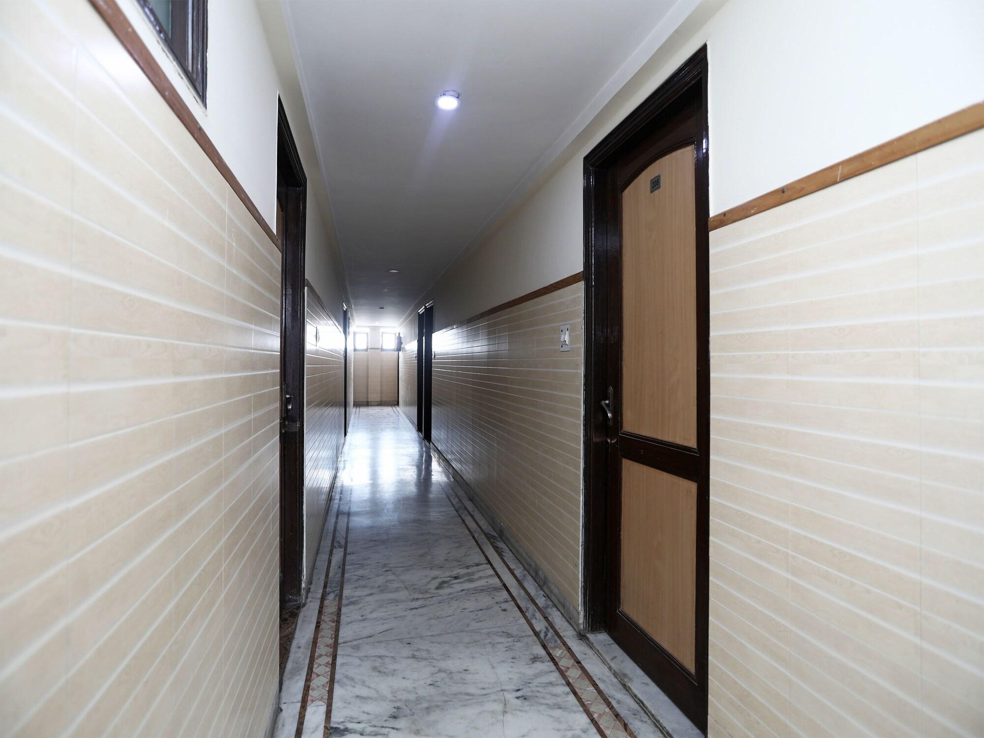 Varios OYO 12671 Hotel Prithvi Palace