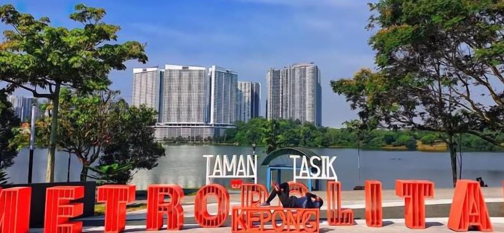 Vista Exterior Smile Hotel Selayang Point