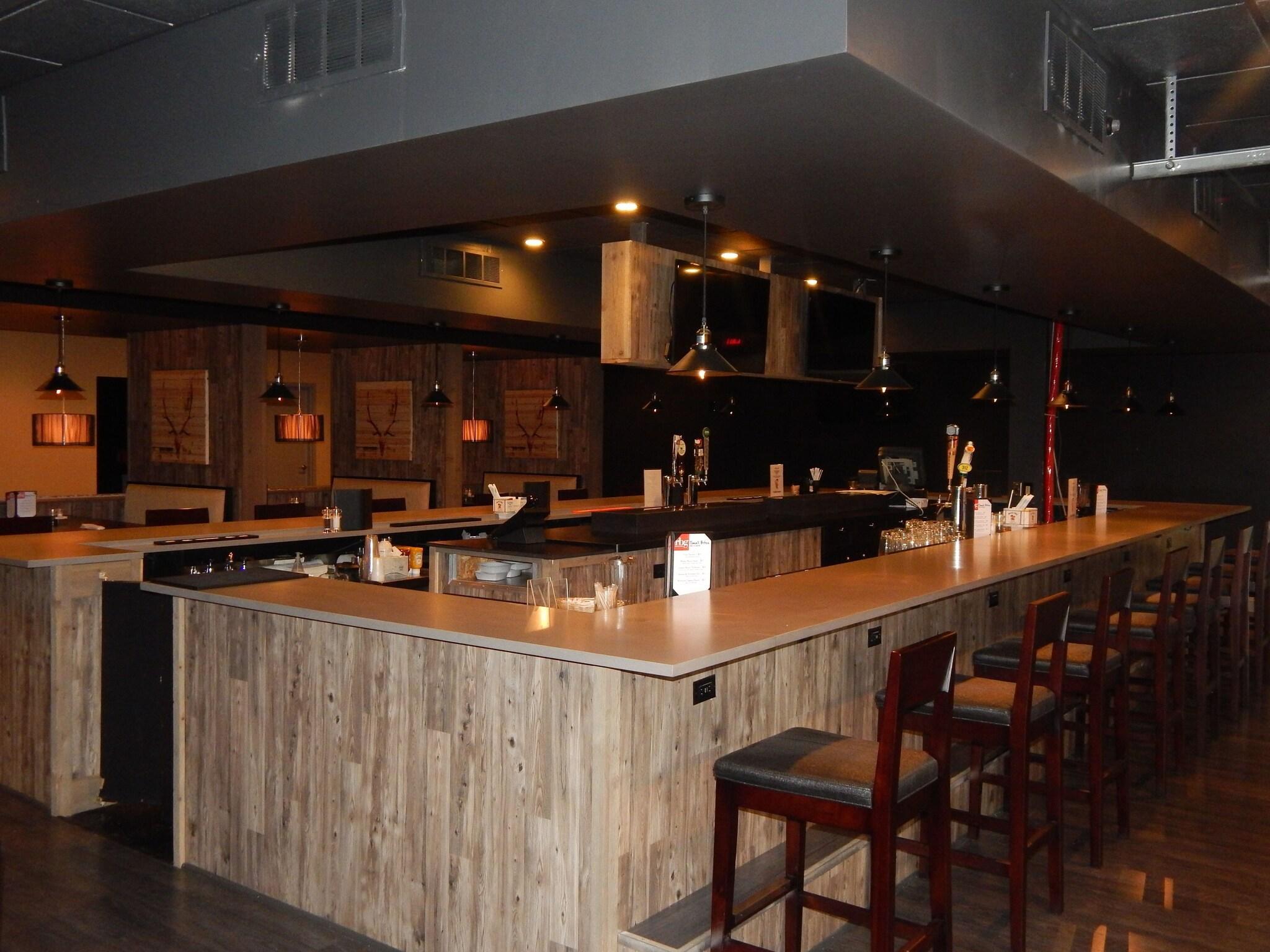 Bar/Salón Ramada by Wyndham Beaver Falls