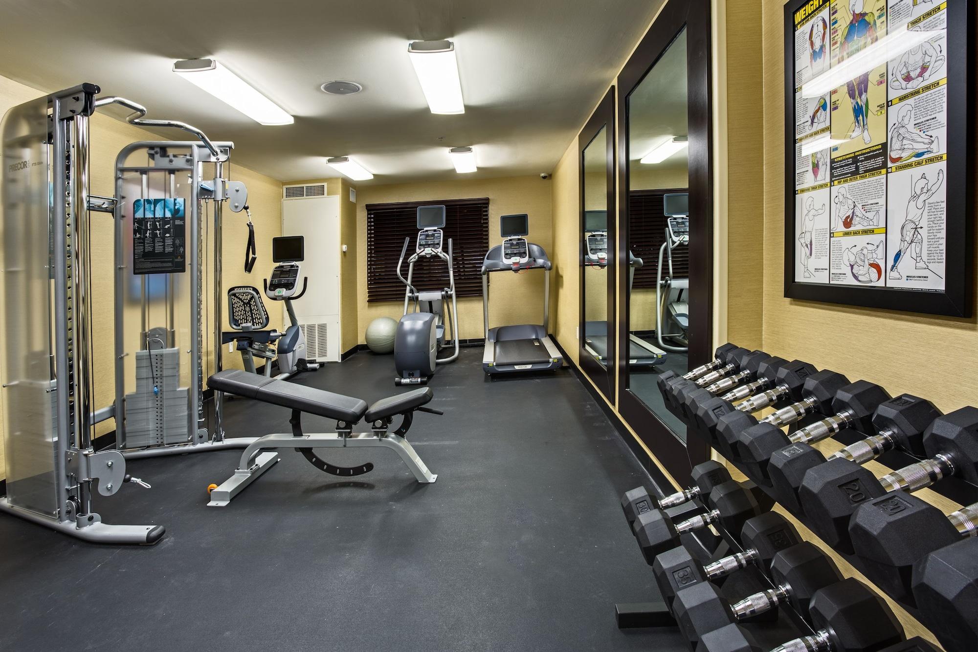 Gimnasio Holiday Inn Express Hotel Naples Downtown - 5th Avenue