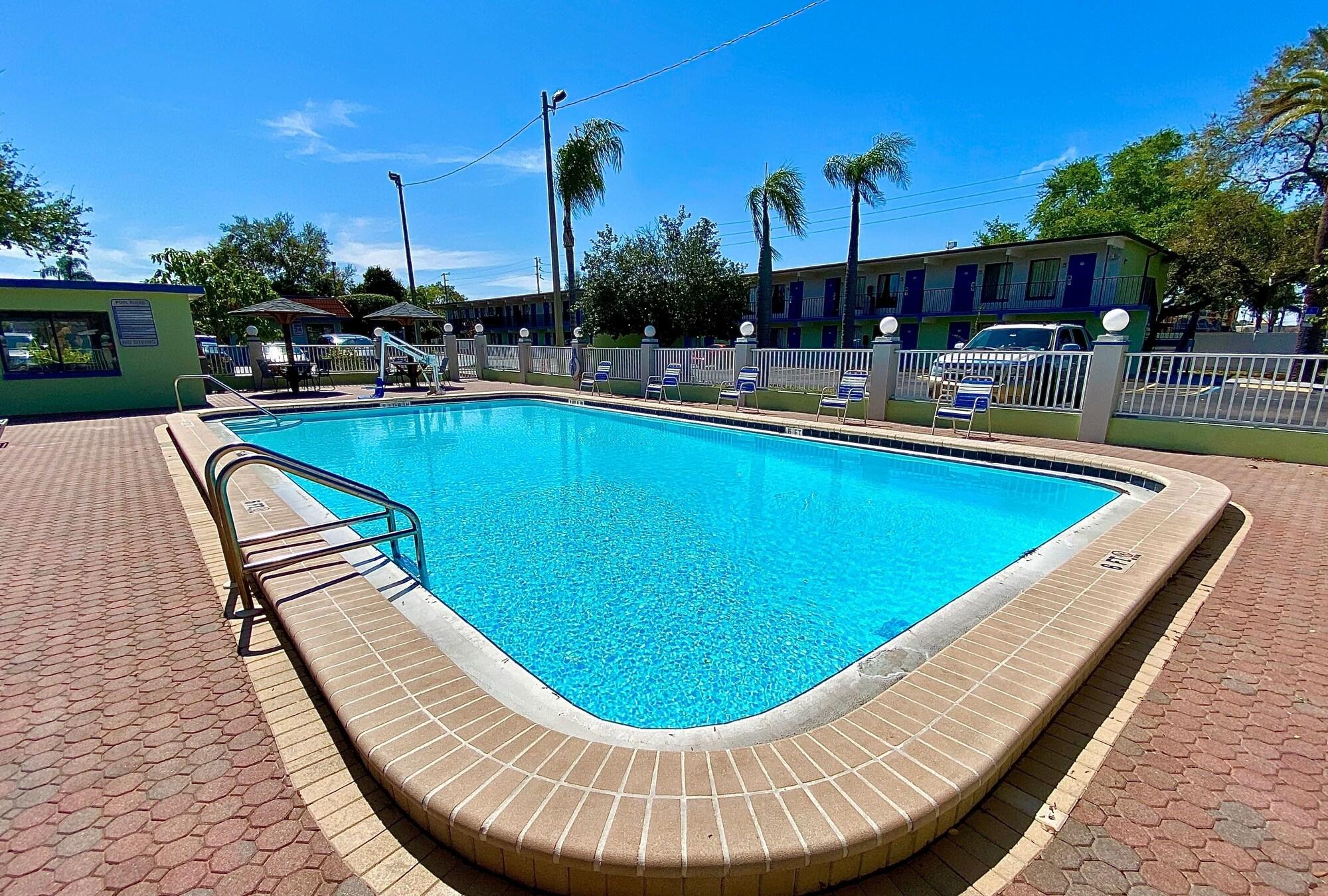 Varios Gulf Way Inn