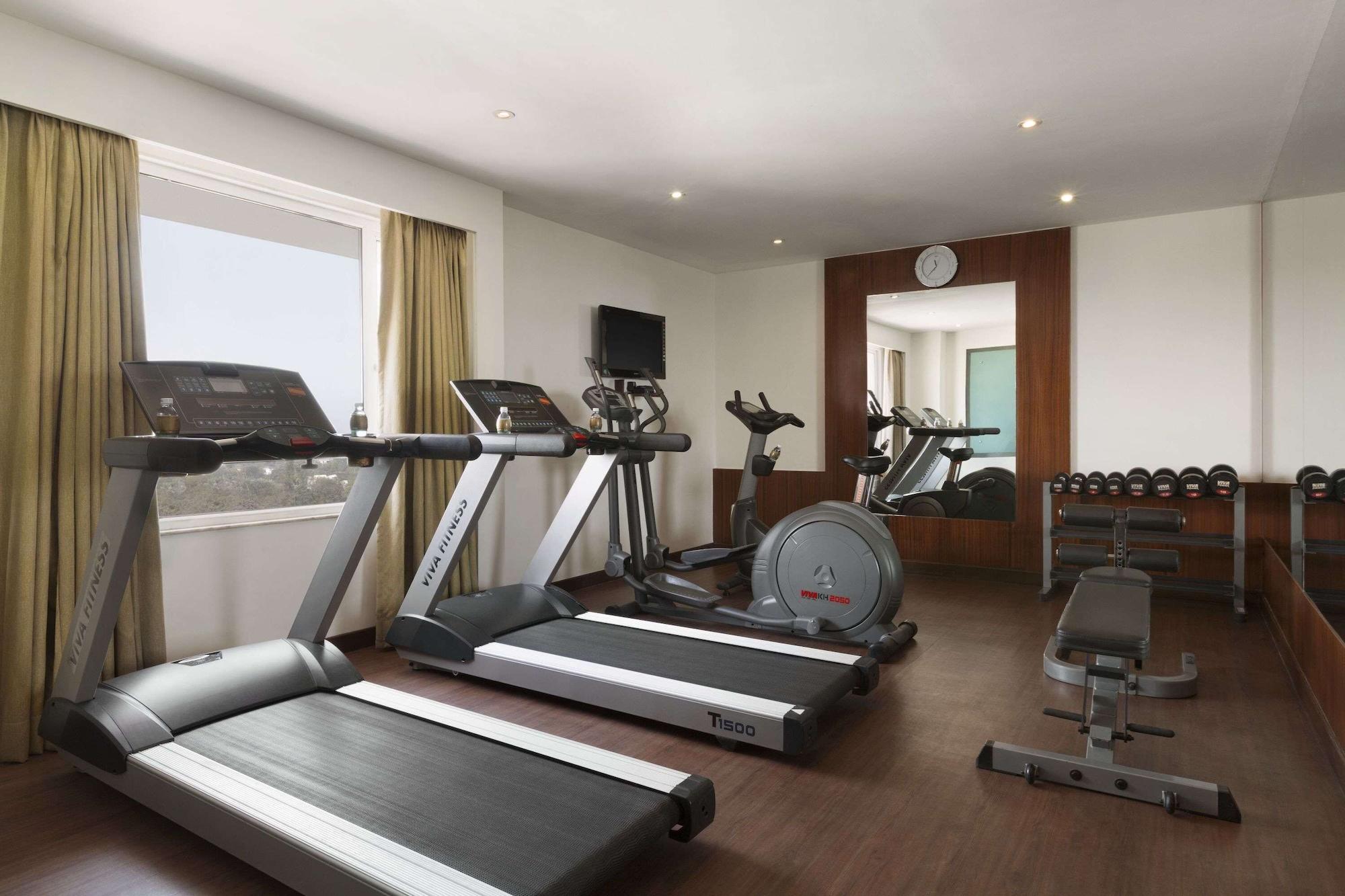 Gimnasio Ramada by Wyndham Ahmedabad