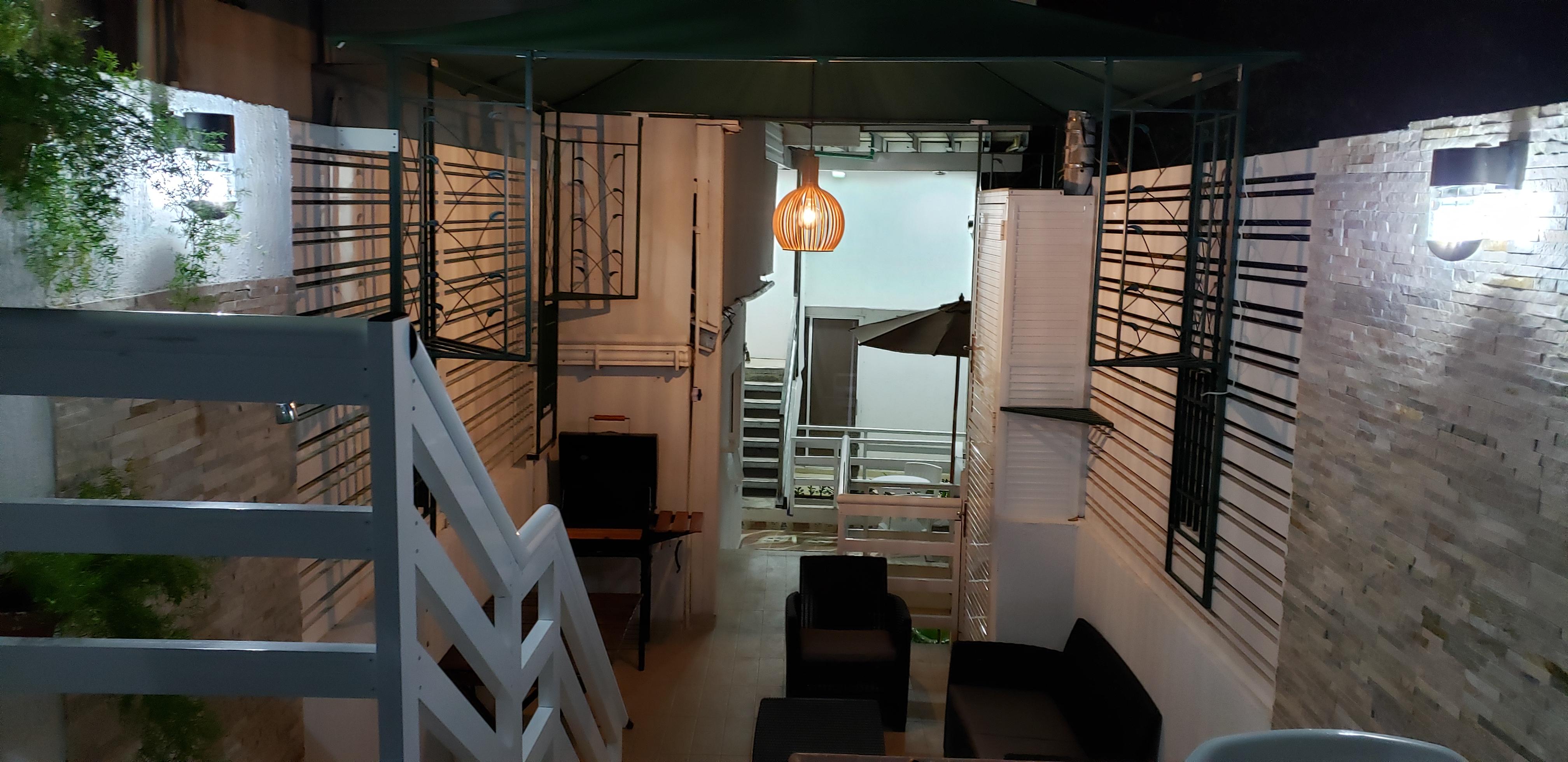 Vista Exterior Posada J & J Forbes