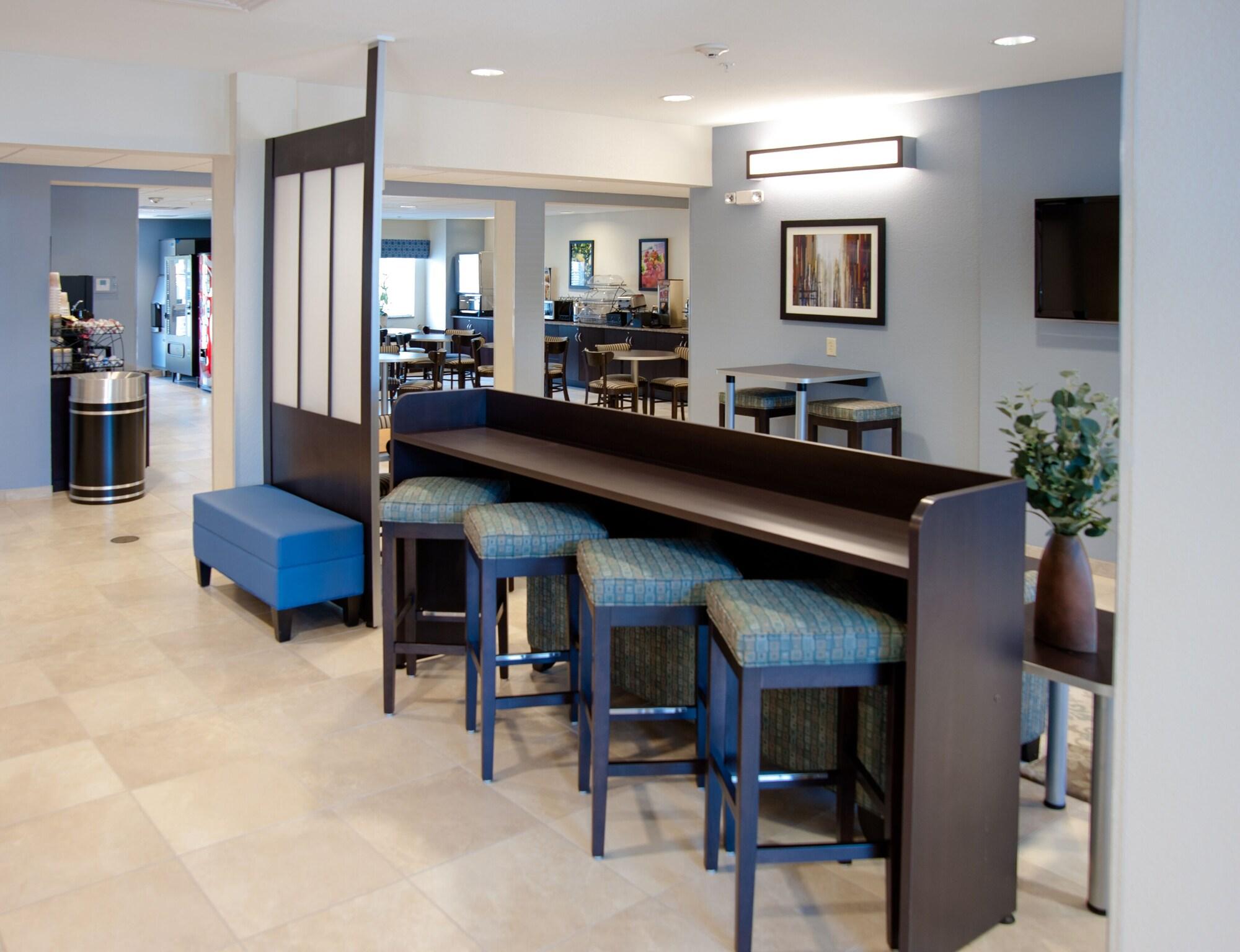 Vista Lobby WeStay Suites - Belle Chasse