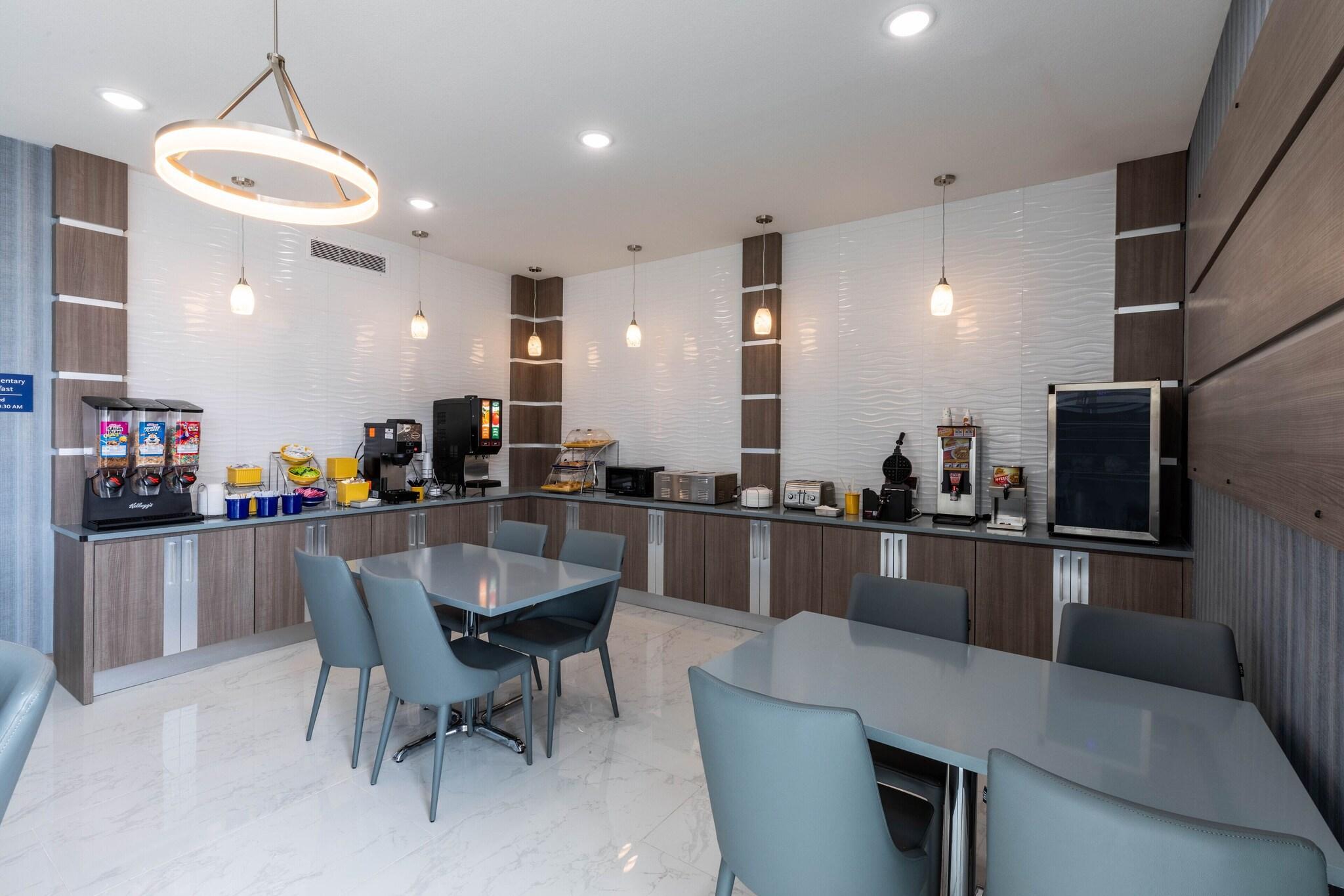 Restaurant Days Inn Suites Downtown University Of Houston