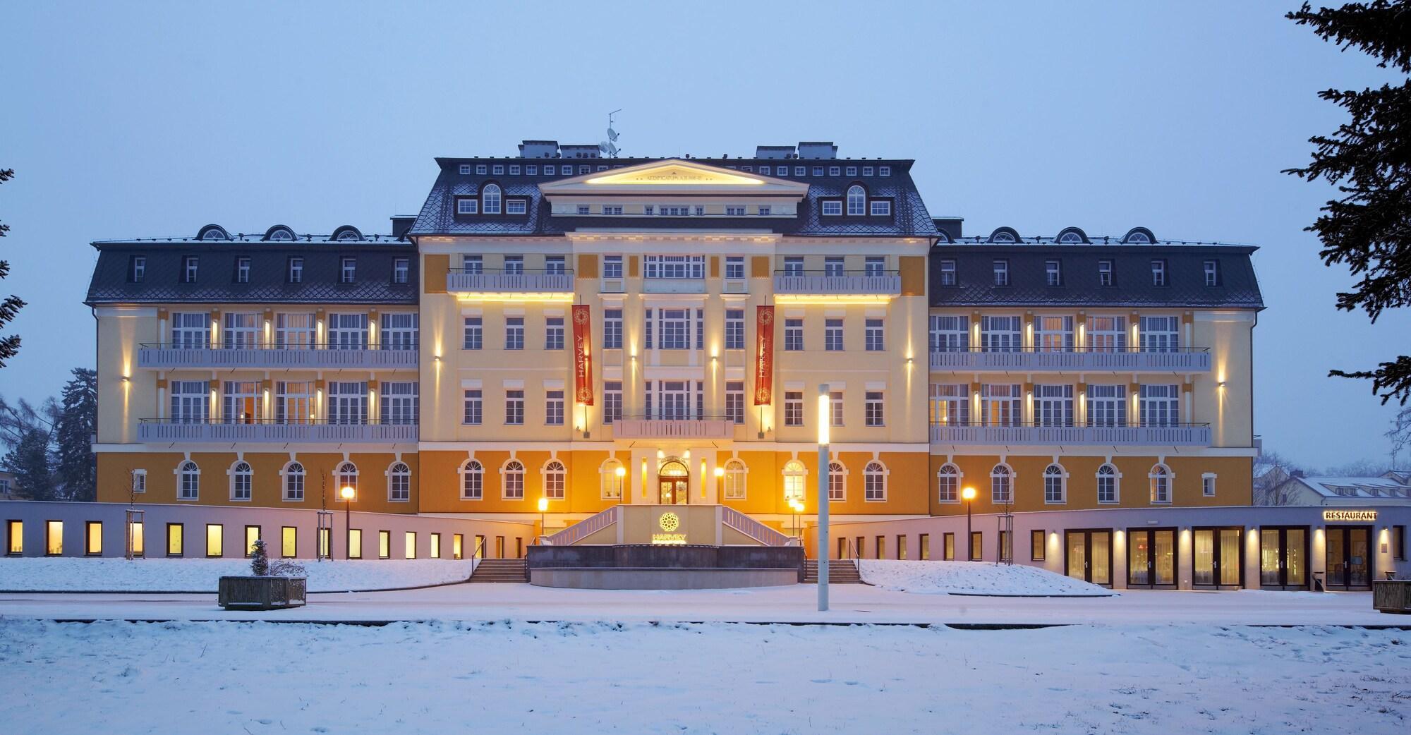 Vista Exterior Harvey Spa Hotel