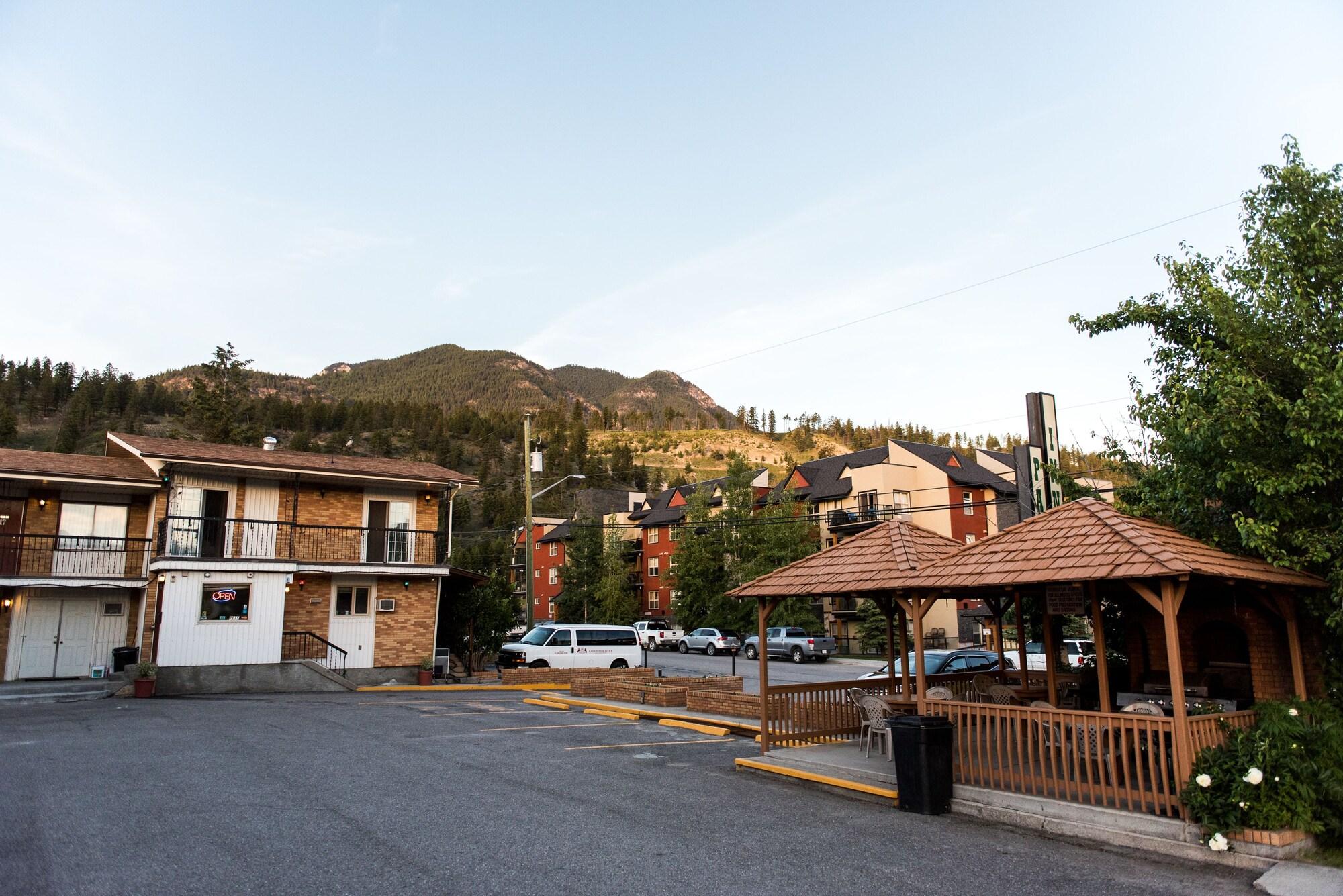 Vista Exterior Radium Park Lodge