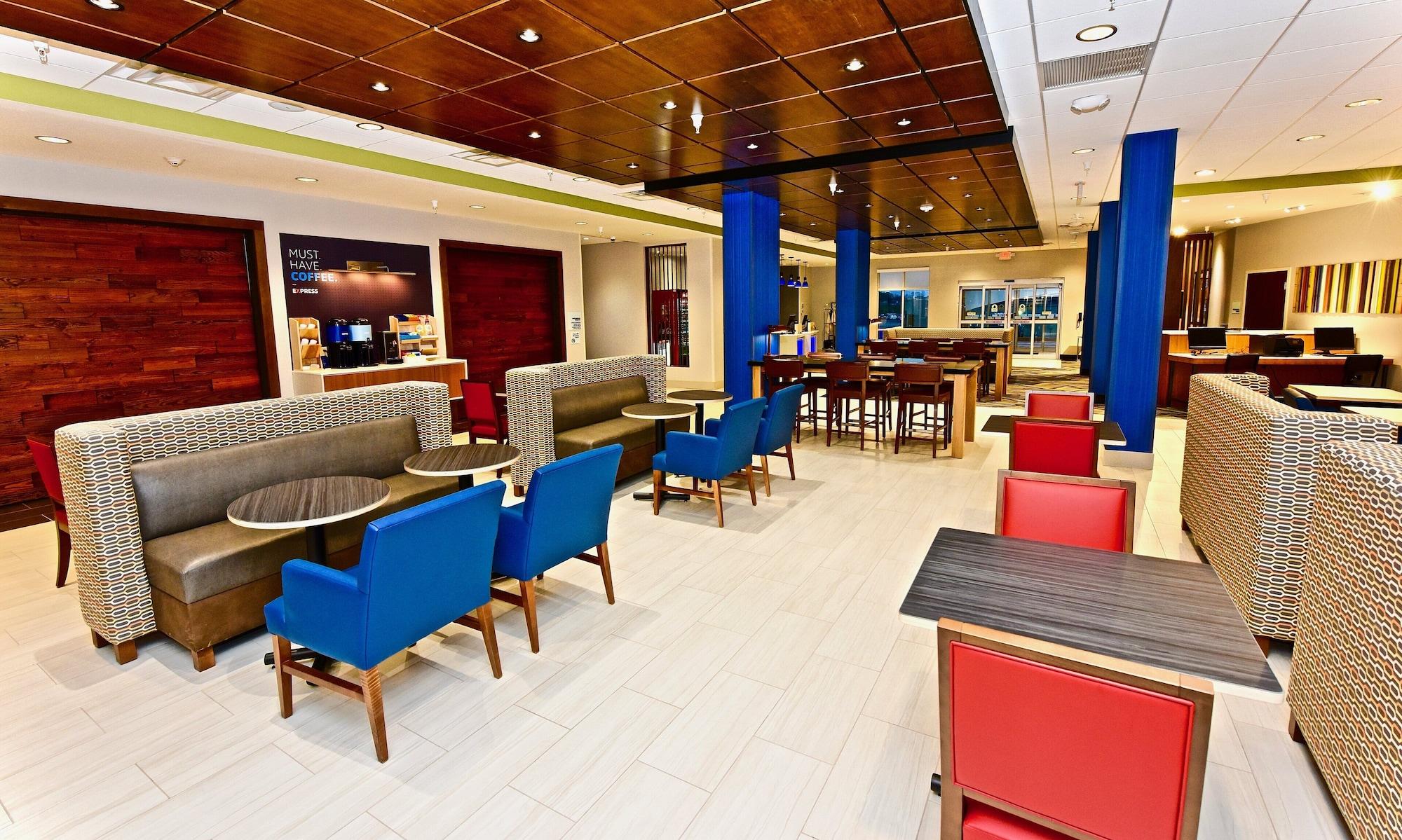 Vista Exterior Holiday Inn Express & Suites Perryville by IHG