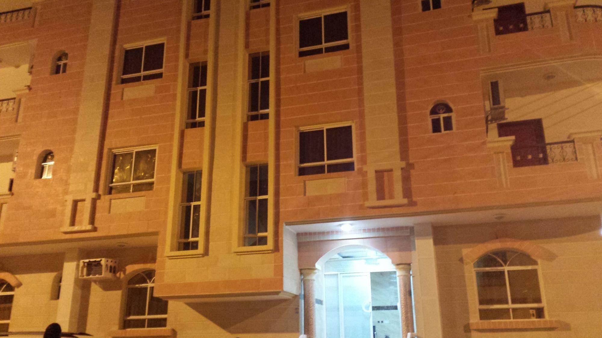 Vista Exterior Golden Seasons Furnished Apartments 1