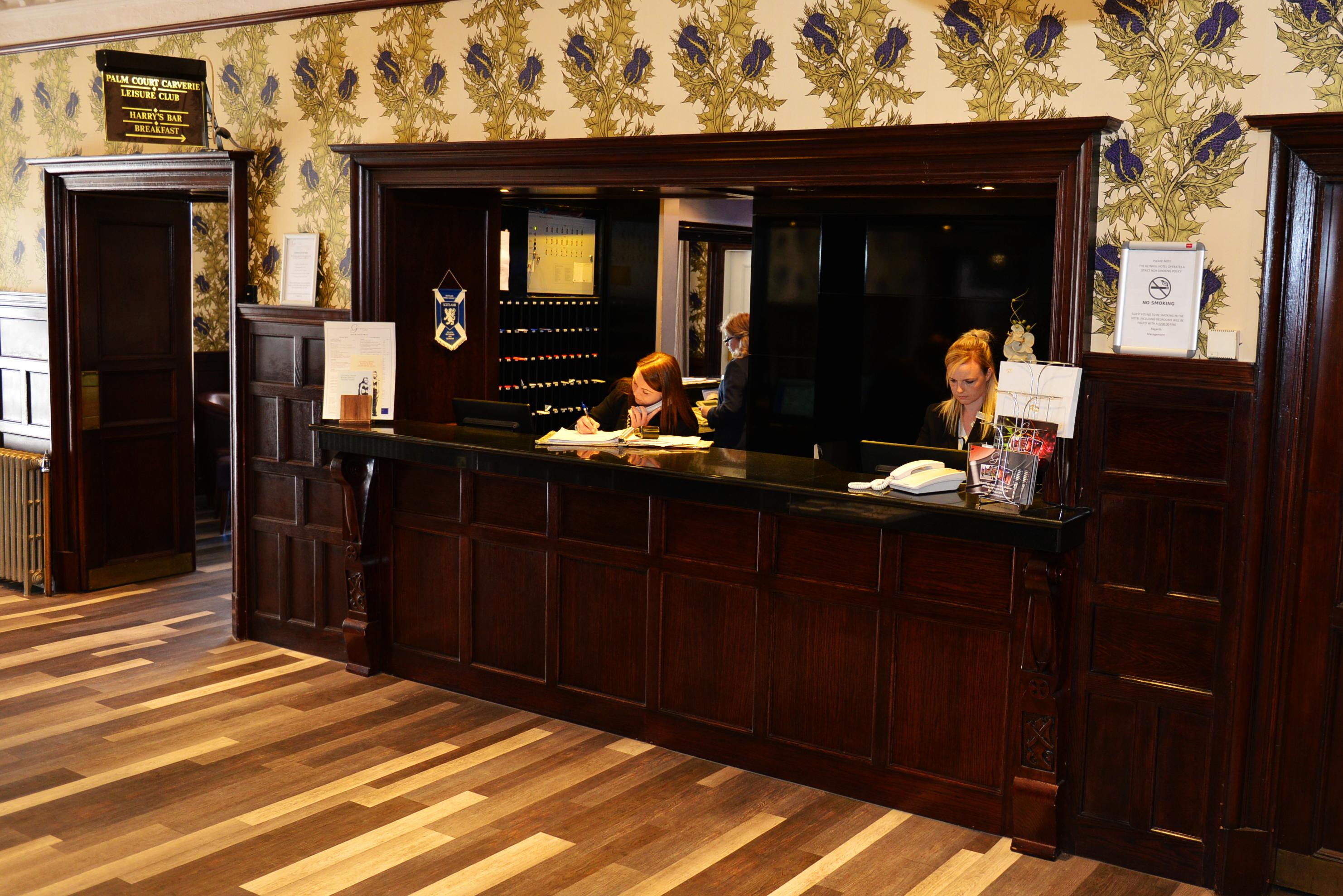 Vista Lobby Glynhill Hotel