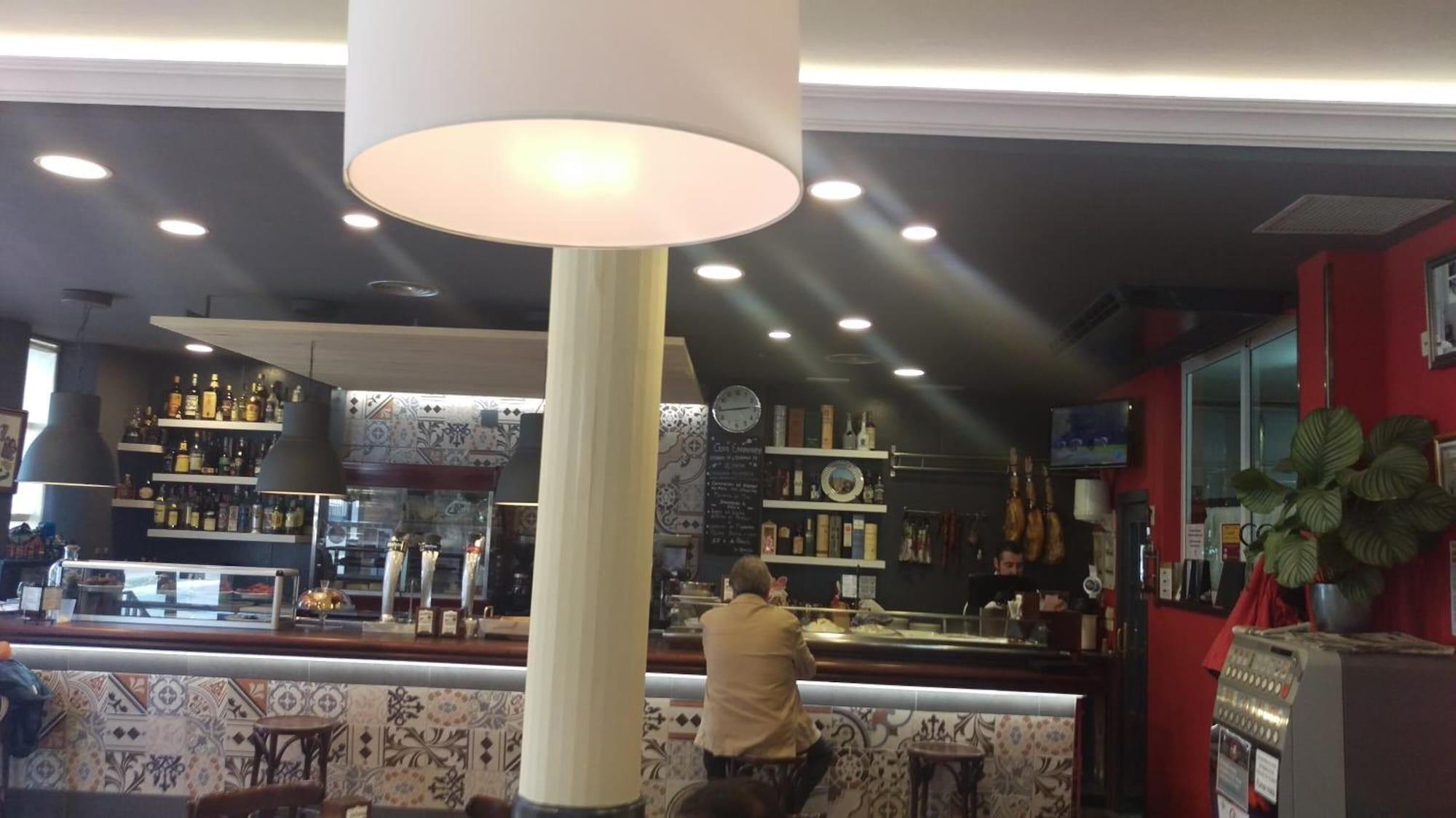 Bar/Salón Hotel Los Bartolos