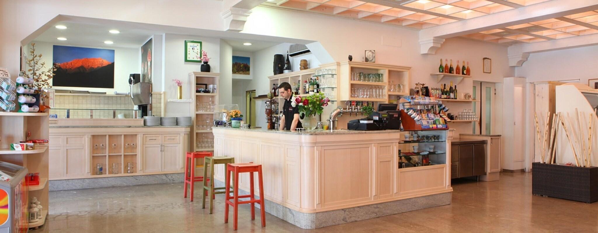 Bar/Salón Piccolo Hotel Tanamalia