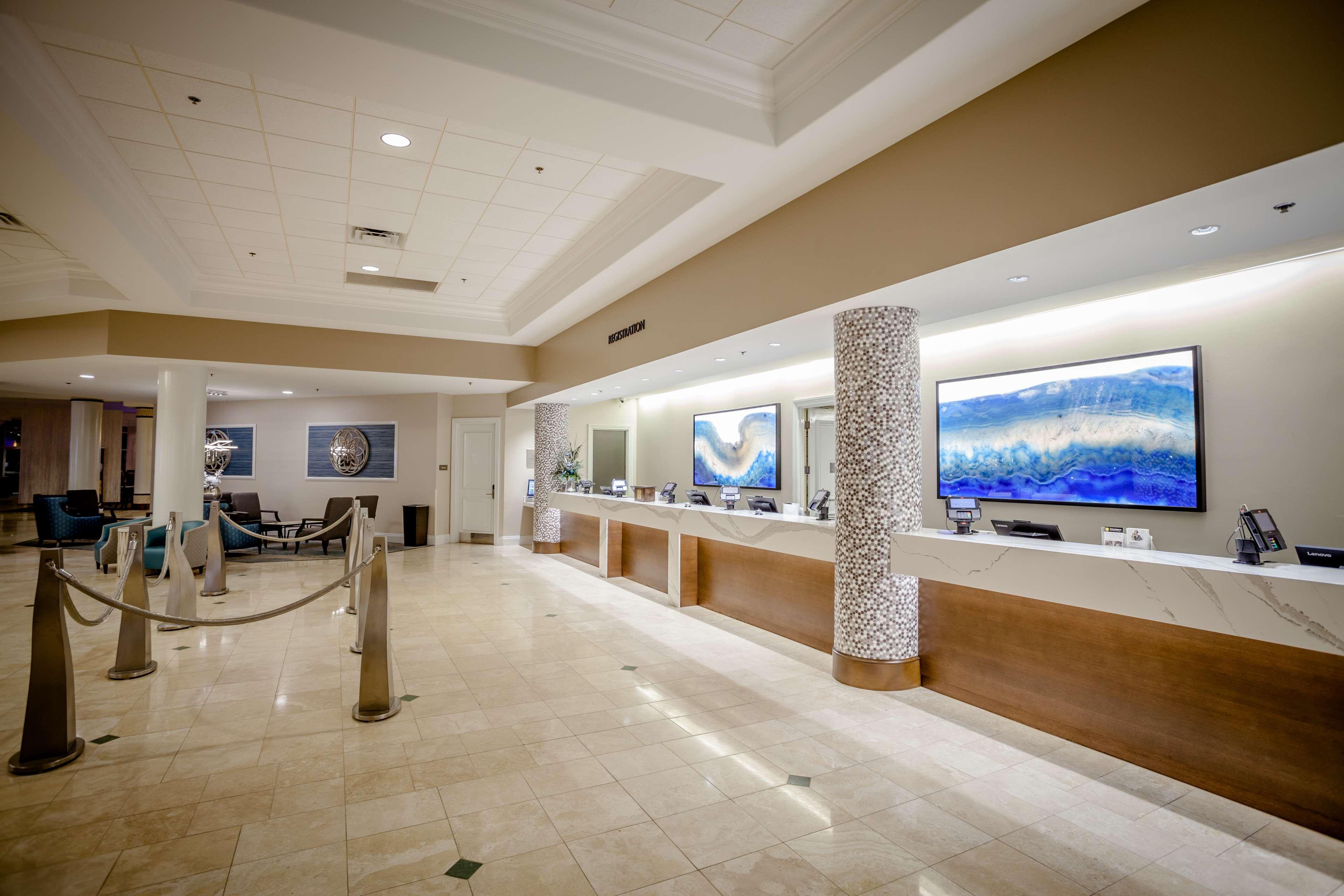 Vista Lobby Rosen Plaza on International Drive