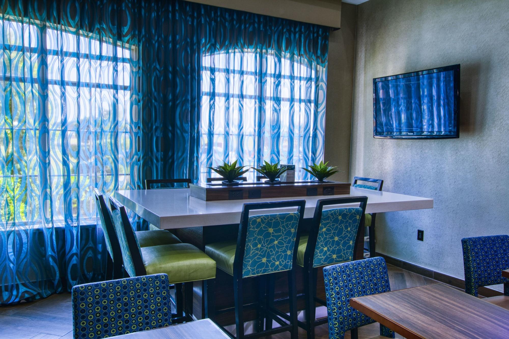 Restaurant Comfort Suites Waco North - Near University Area