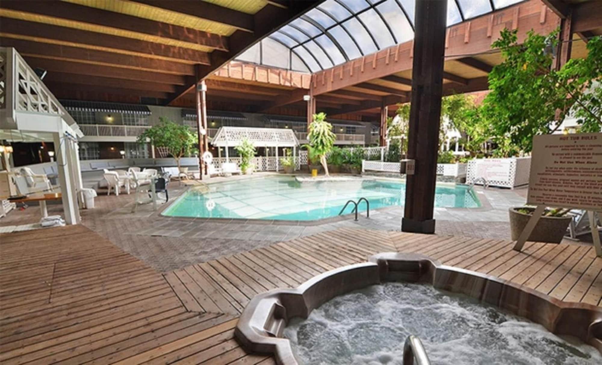 Vista Piscina Sturbridge Host Hotel & Conference Center
