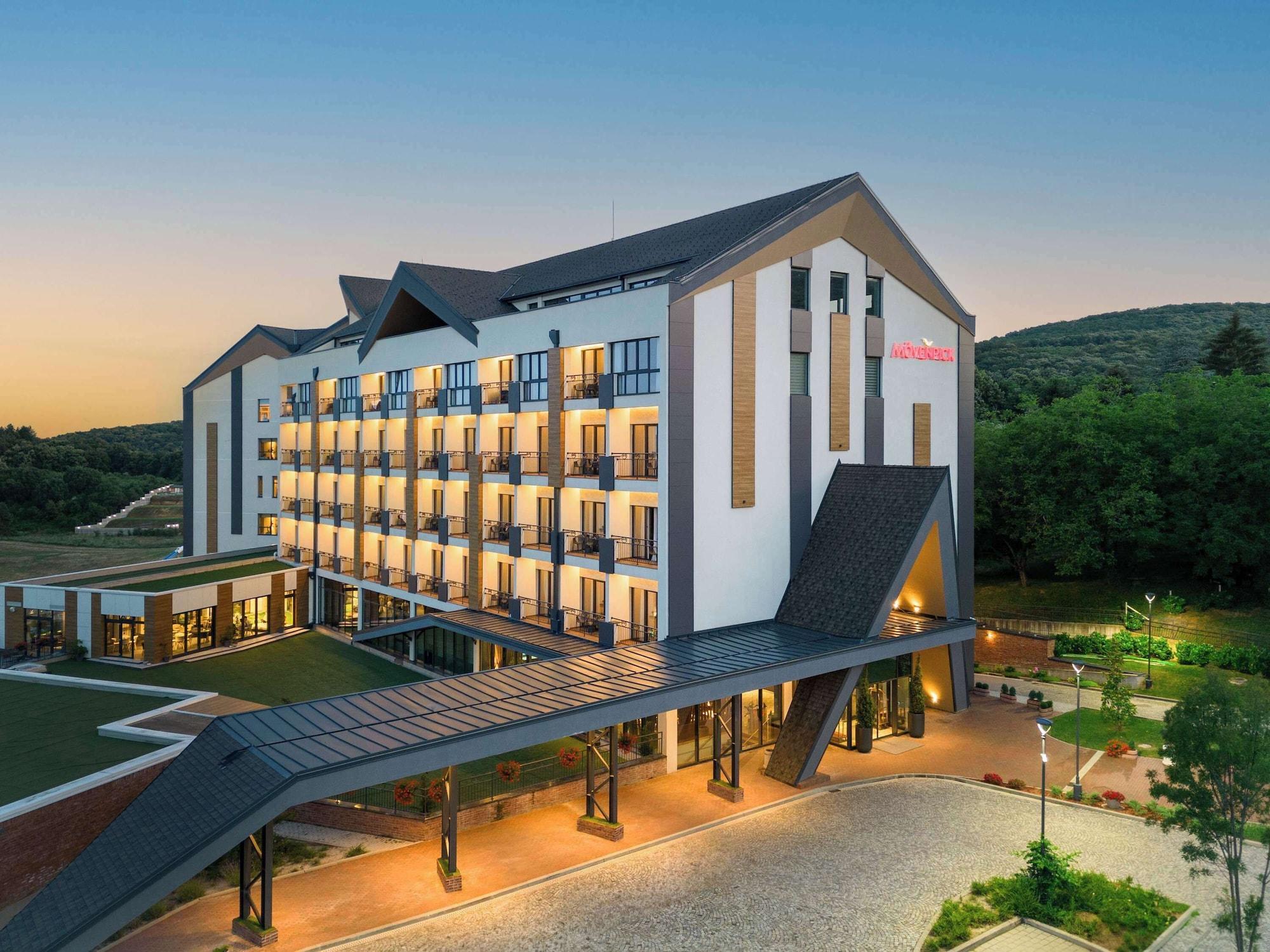 Vista Exterior Mövenpick Resort and Spa Fruske Terme
