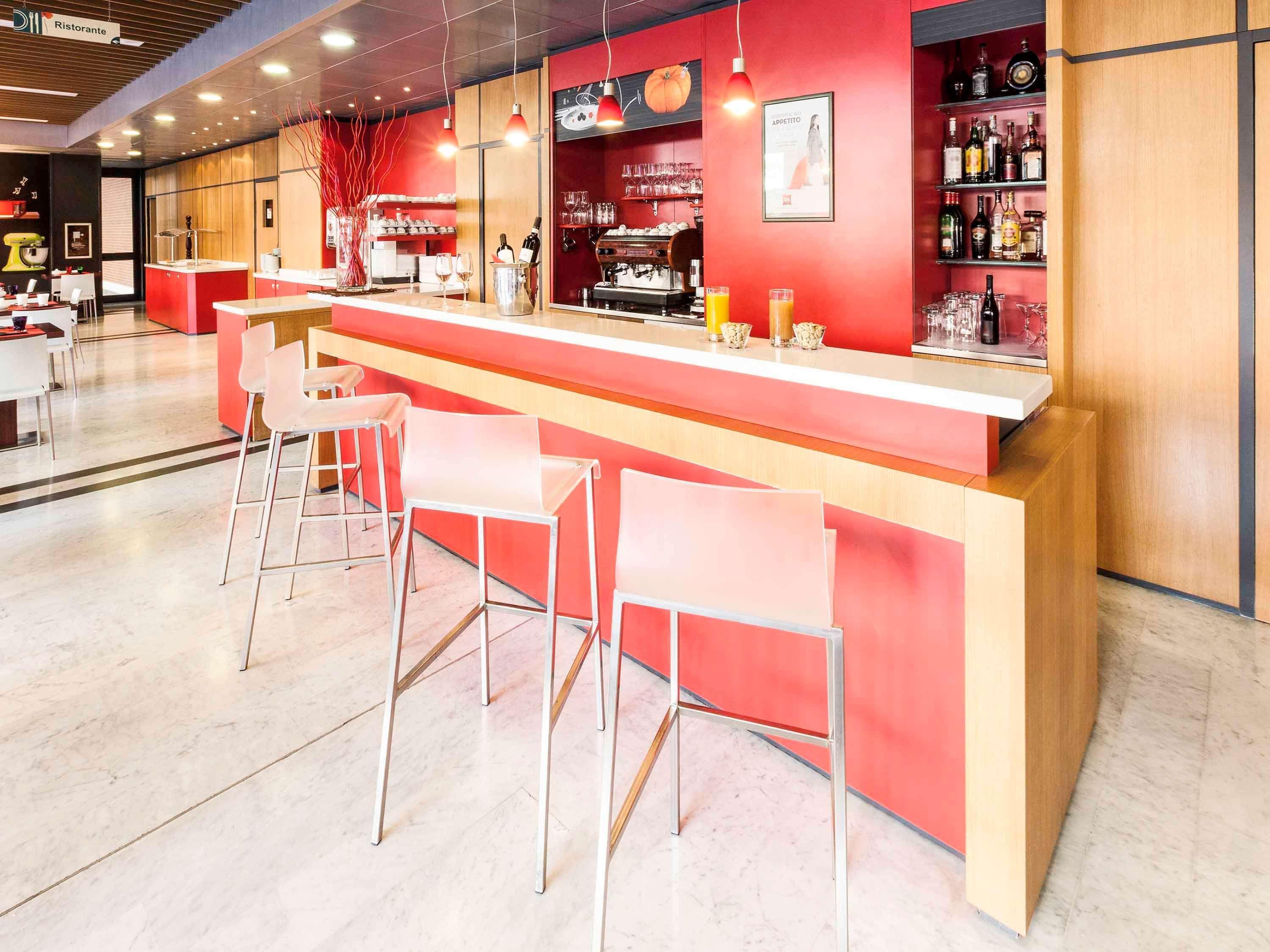 Bar/Salón ibis Roma Fiera