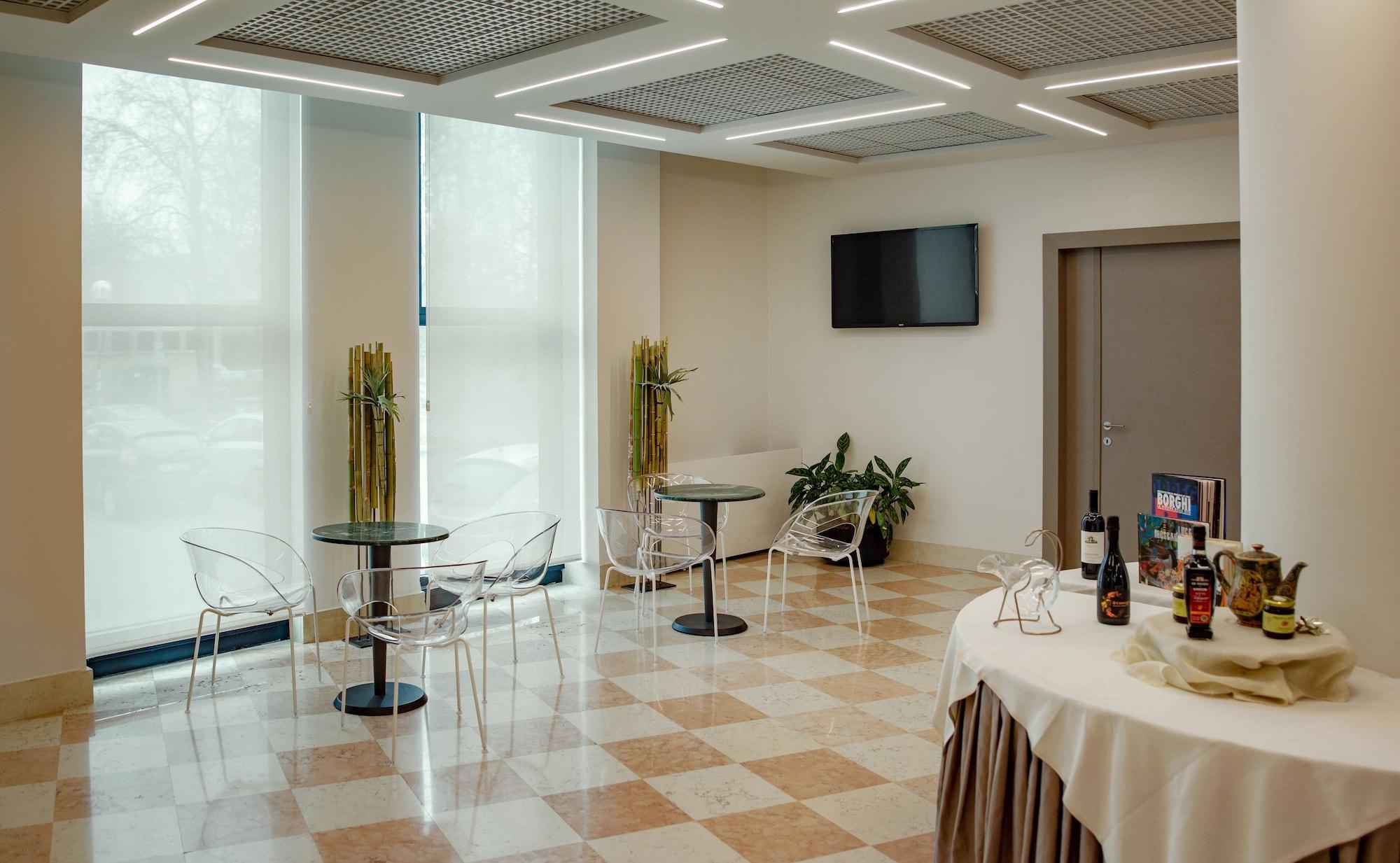 Bar/Salón Hotel President