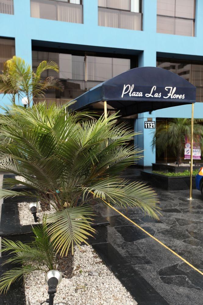 Vista Exterior Suites Plaza Las Flores