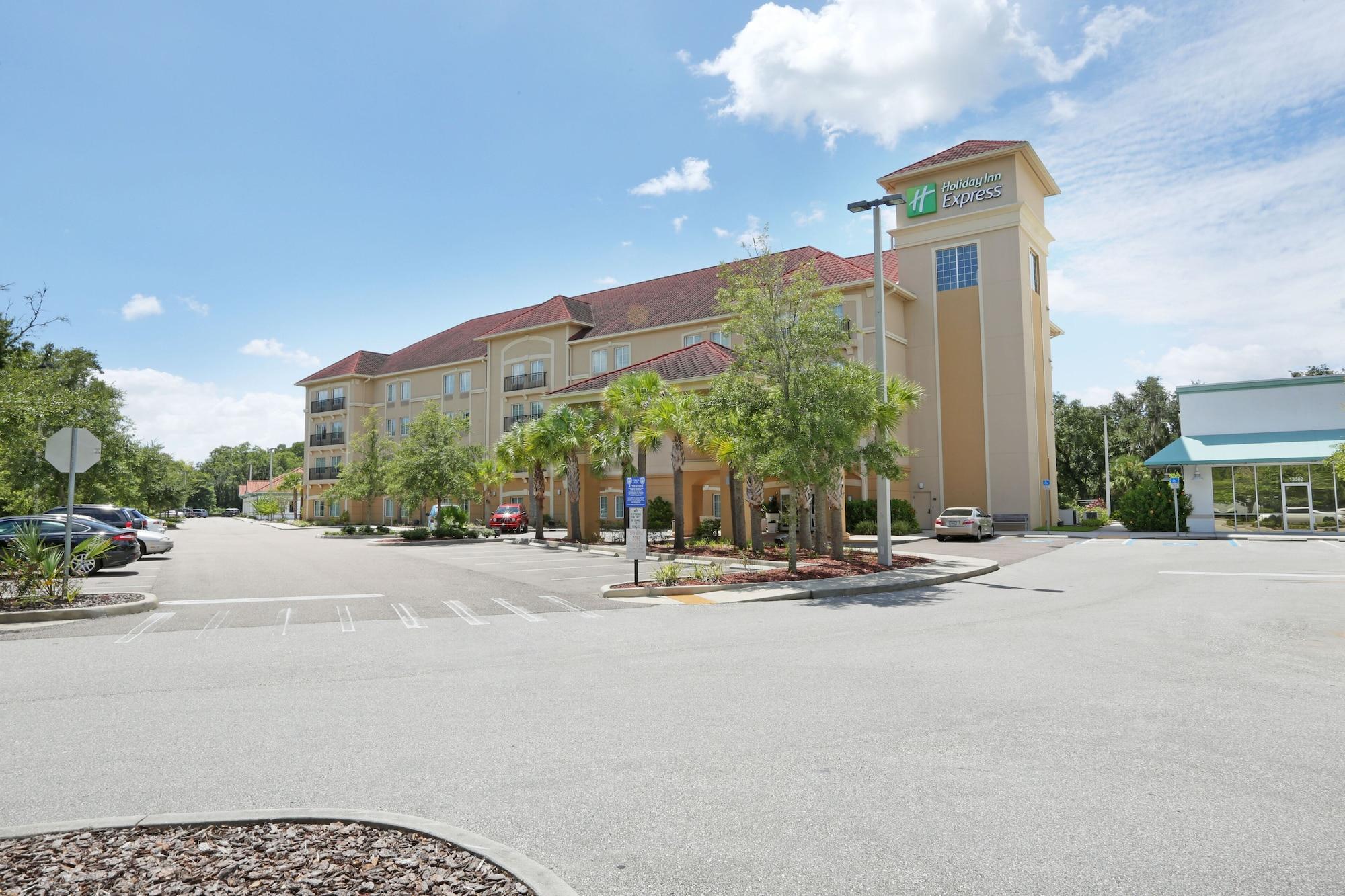 Vista Exterior Holiday Inn Express Tampa N I-75 - University Area by IHG