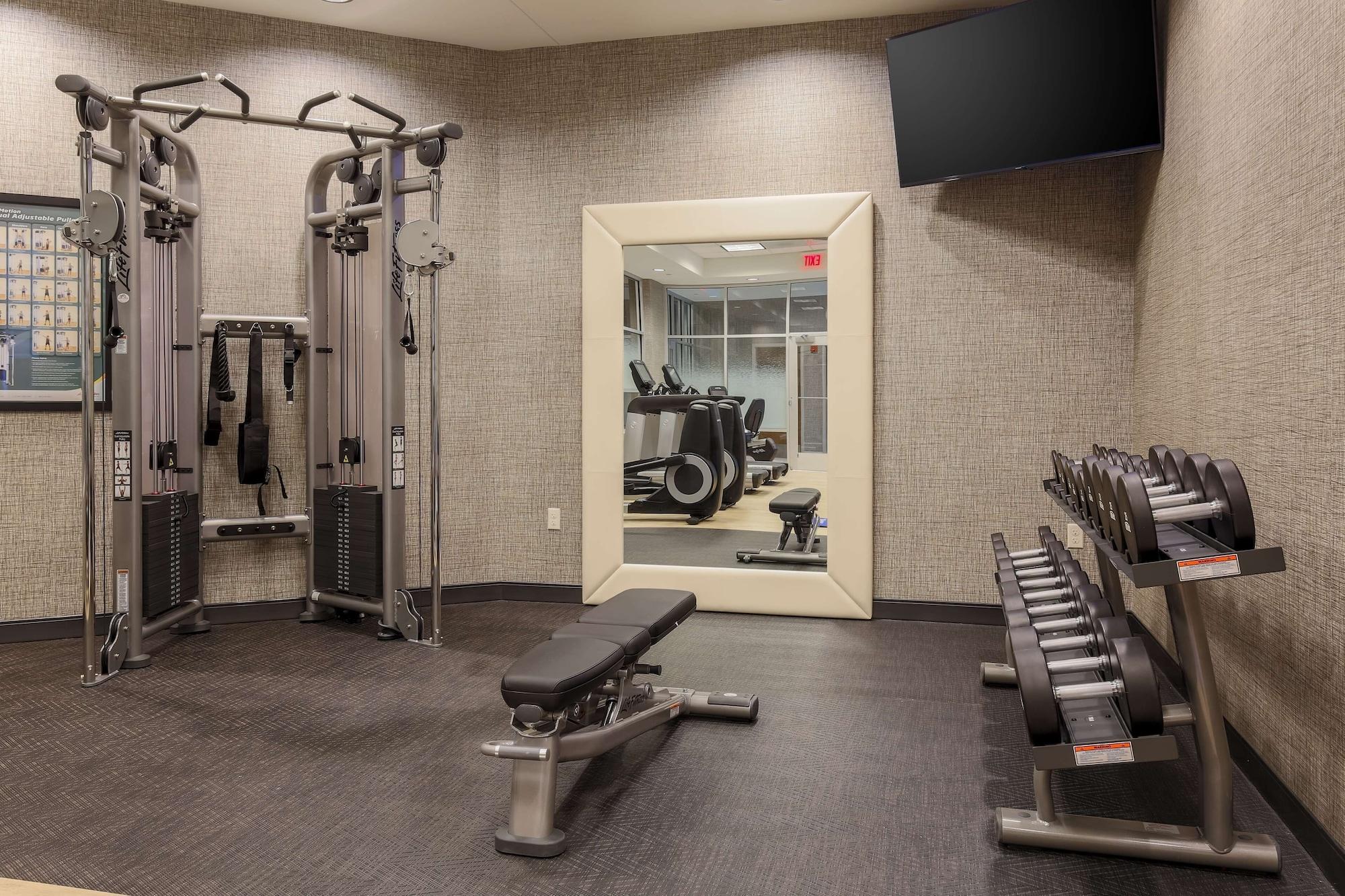 Gimnasio DoubleTree by Hilton Evansville