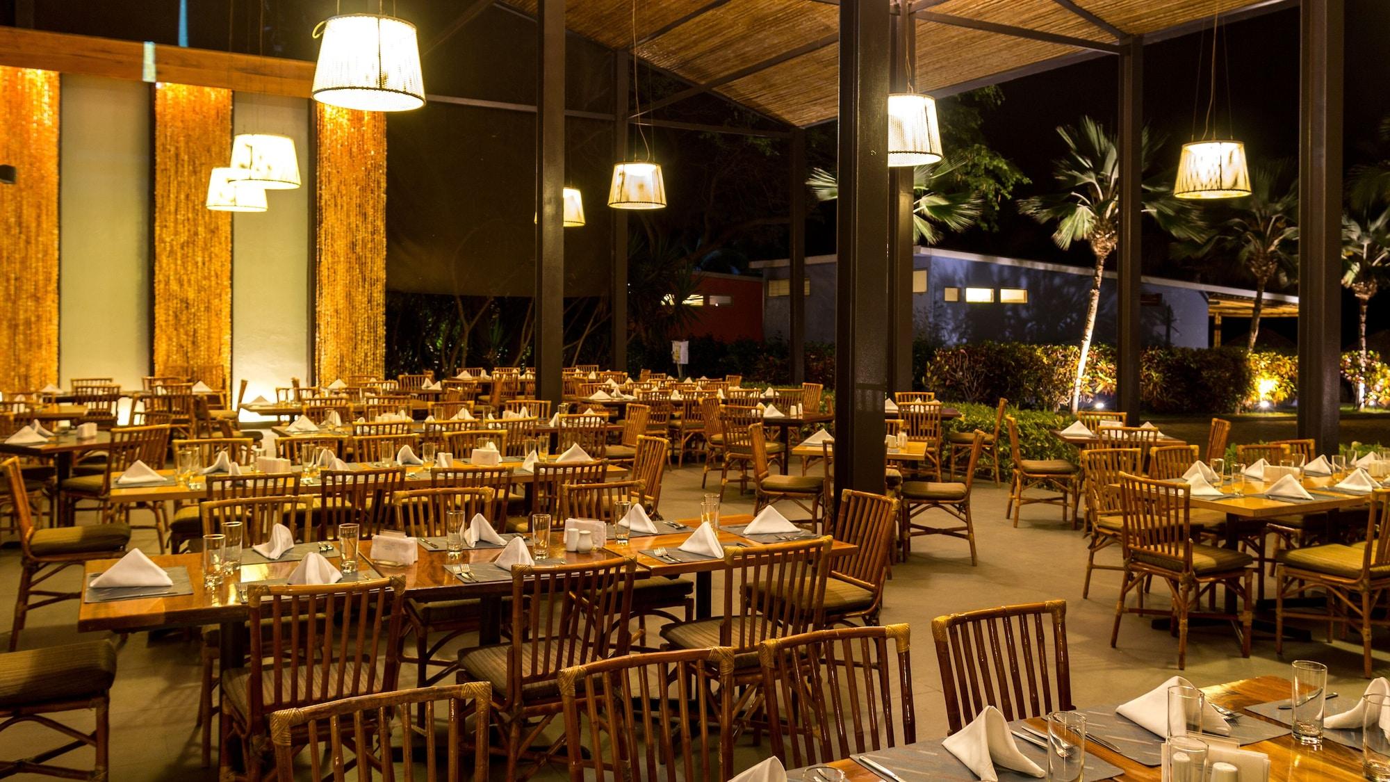 Restaurant Punta Sal Suites & Bungalows Resort
