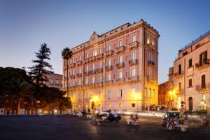Alojamiento - Grand Hotel Des Ètrangers