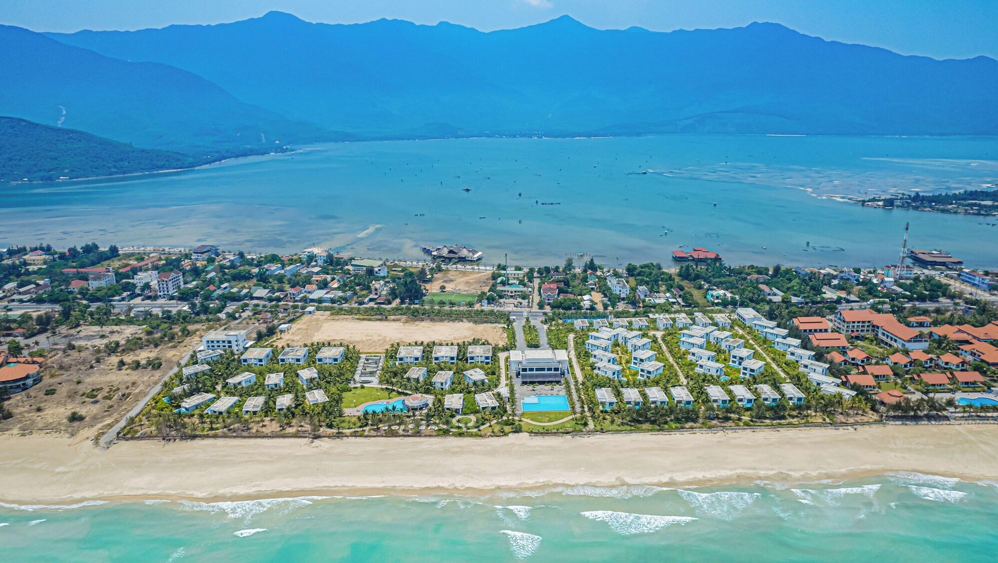 Varios Langco Bay Retreat